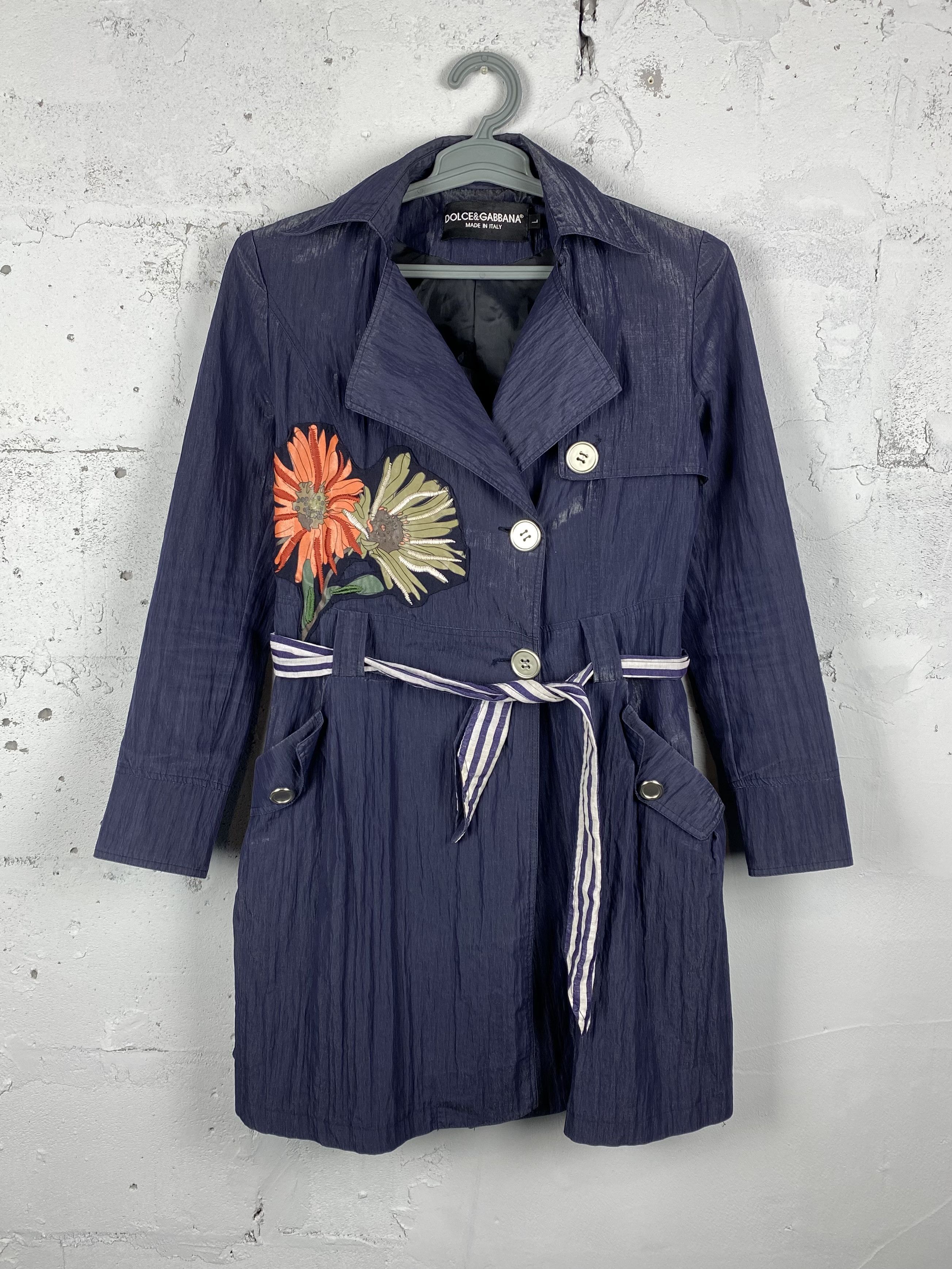 Dolce & Gabbana DOLCE & GABANNA Vintage Trench COAT Embroidered Flowers Size L / US 10 / IT 46 - 1 Thumbnail