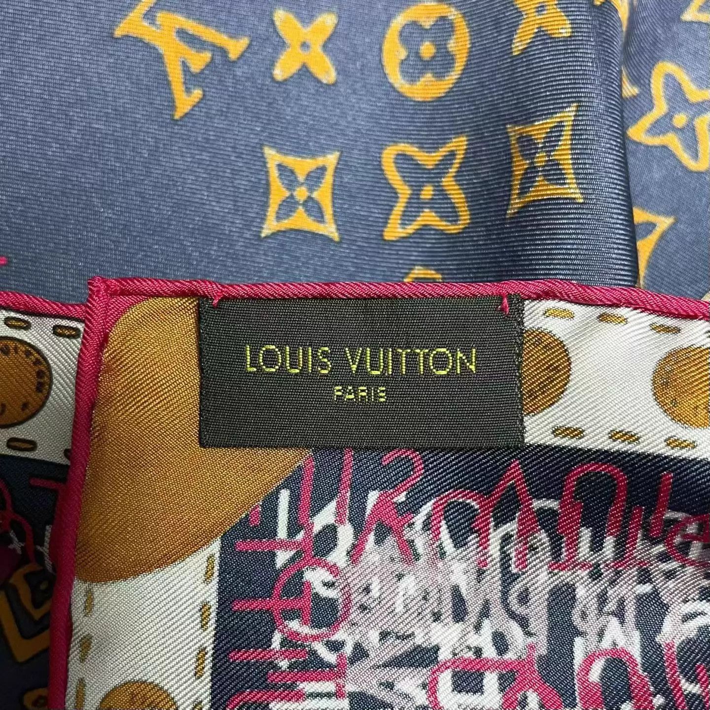 Louis Vuitton LV World Map Monogram Scarf 90x90cm Size ONE SIZE - 5 Thumbnail