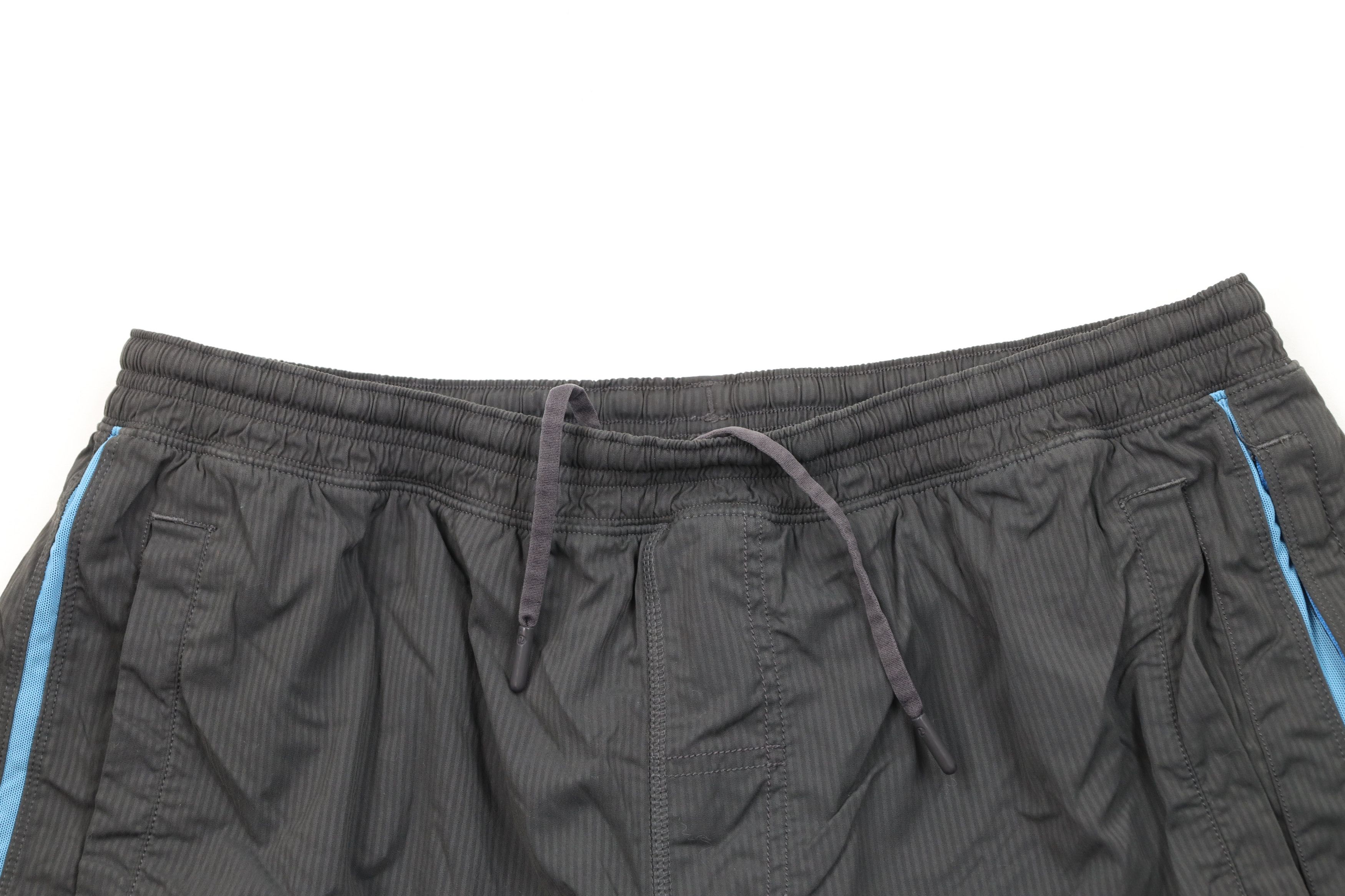 Lululemon Lululemon Lined Gym Yoga Jogging Running Shorts Gray Striped Size US 38 / EU 54 - 2 Thumbnail