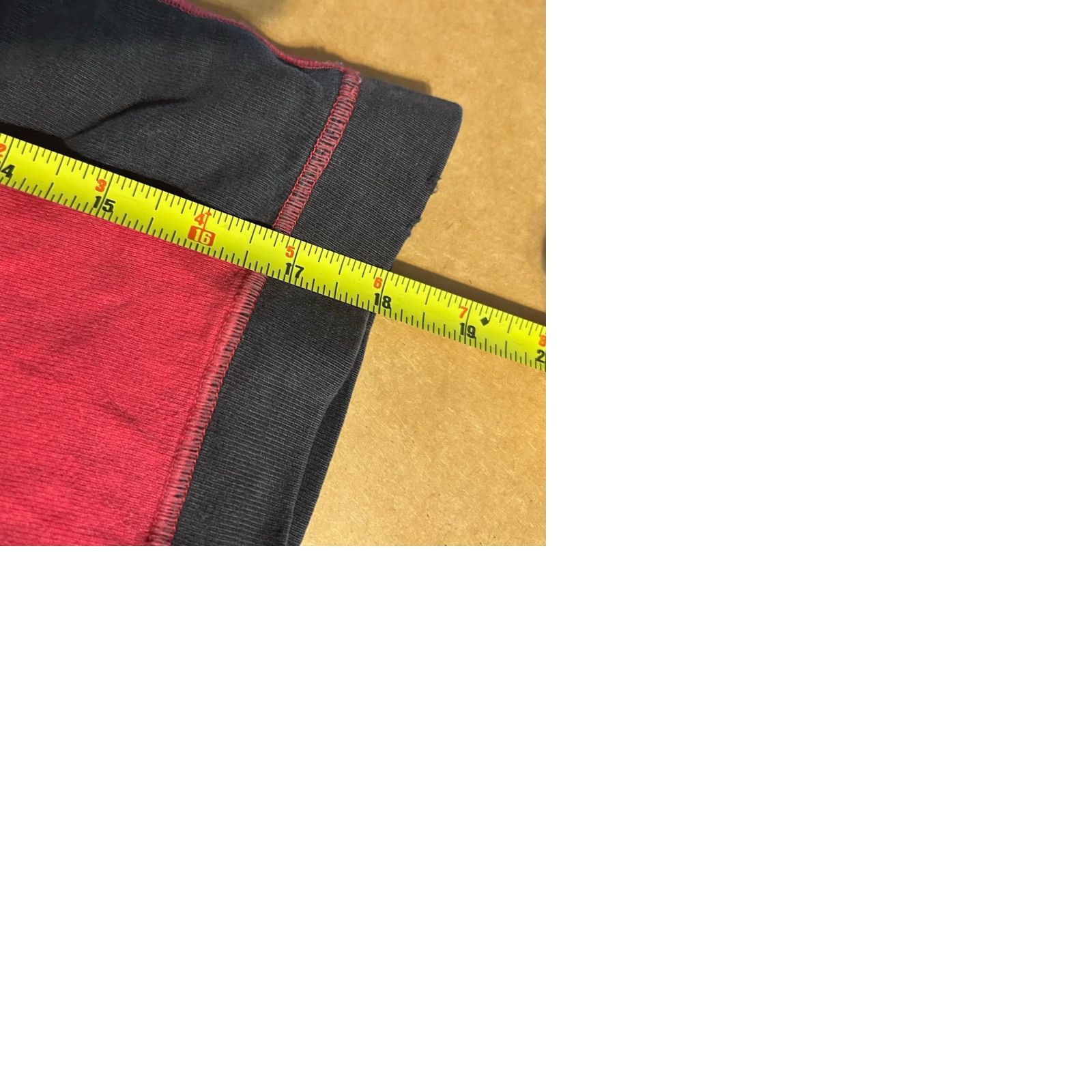 Nike VINTAGE Nike Shirt 2XL Men Red Black Short Sleeve Center Swoosh Logo Pattern 90s Size US XXL / EU 58 / 5 - 11 Thumbnail