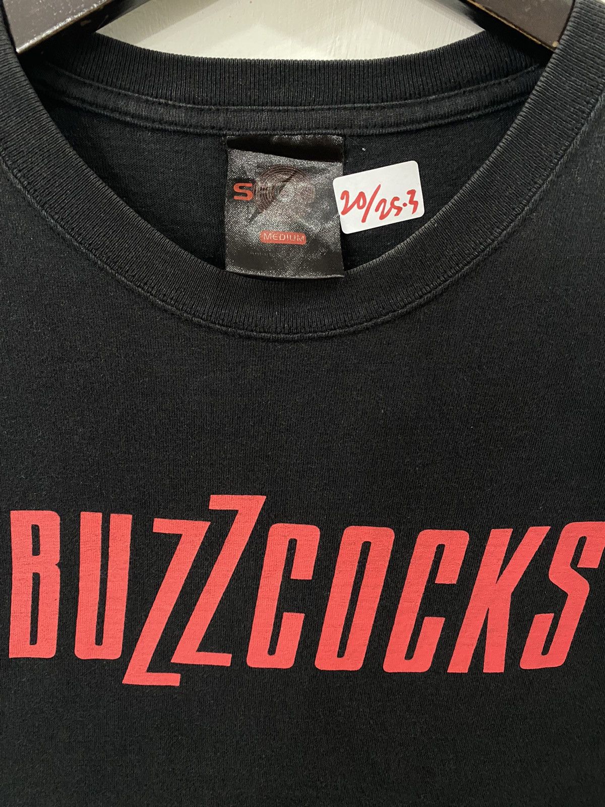 Band Tees VINTAGE BUZZCOCKS punkrock band Japan tour tee shirt Size US M / EU 48-50 / 2 - 3 Thumbnail