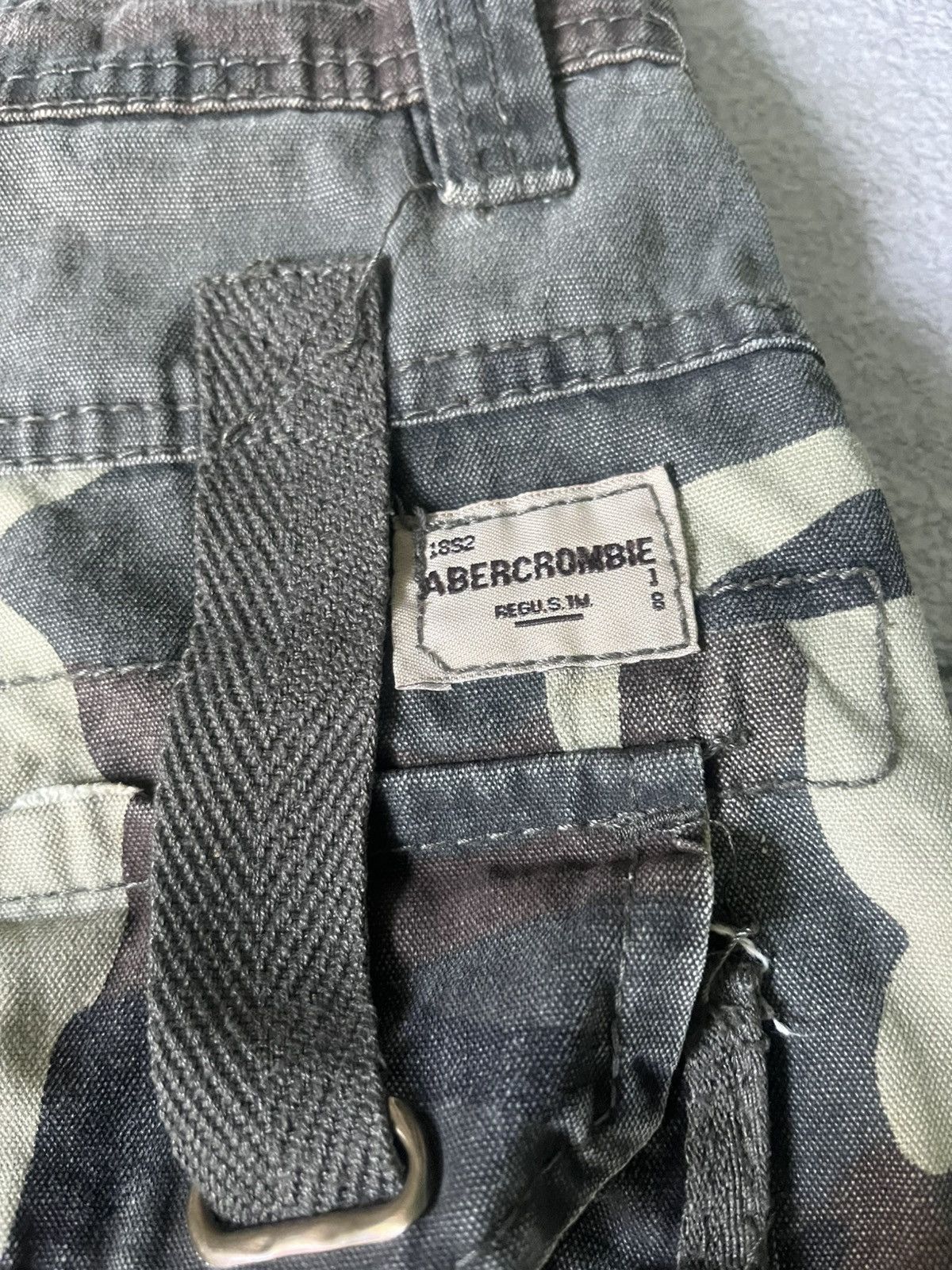 Abercrombie & Fitch Abercrombie & Fitch Camo Cargo Pants Vintge Size US 33 - 16 Thumbnail