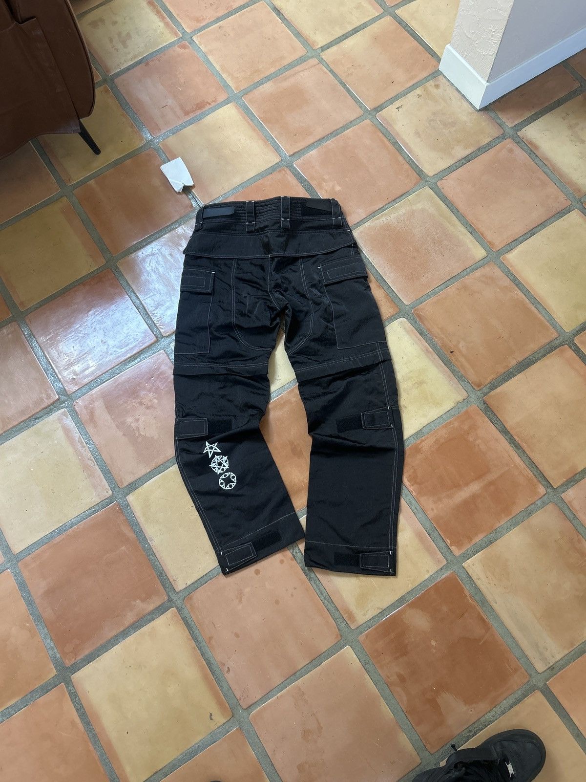 1017 ALYX 9SM × Destroy Lonely 1017 Aylx 9sm x Destroy Lonely Tour Merch Tactical Pants Size US 34 / EU 50 - 2 Thumbnail