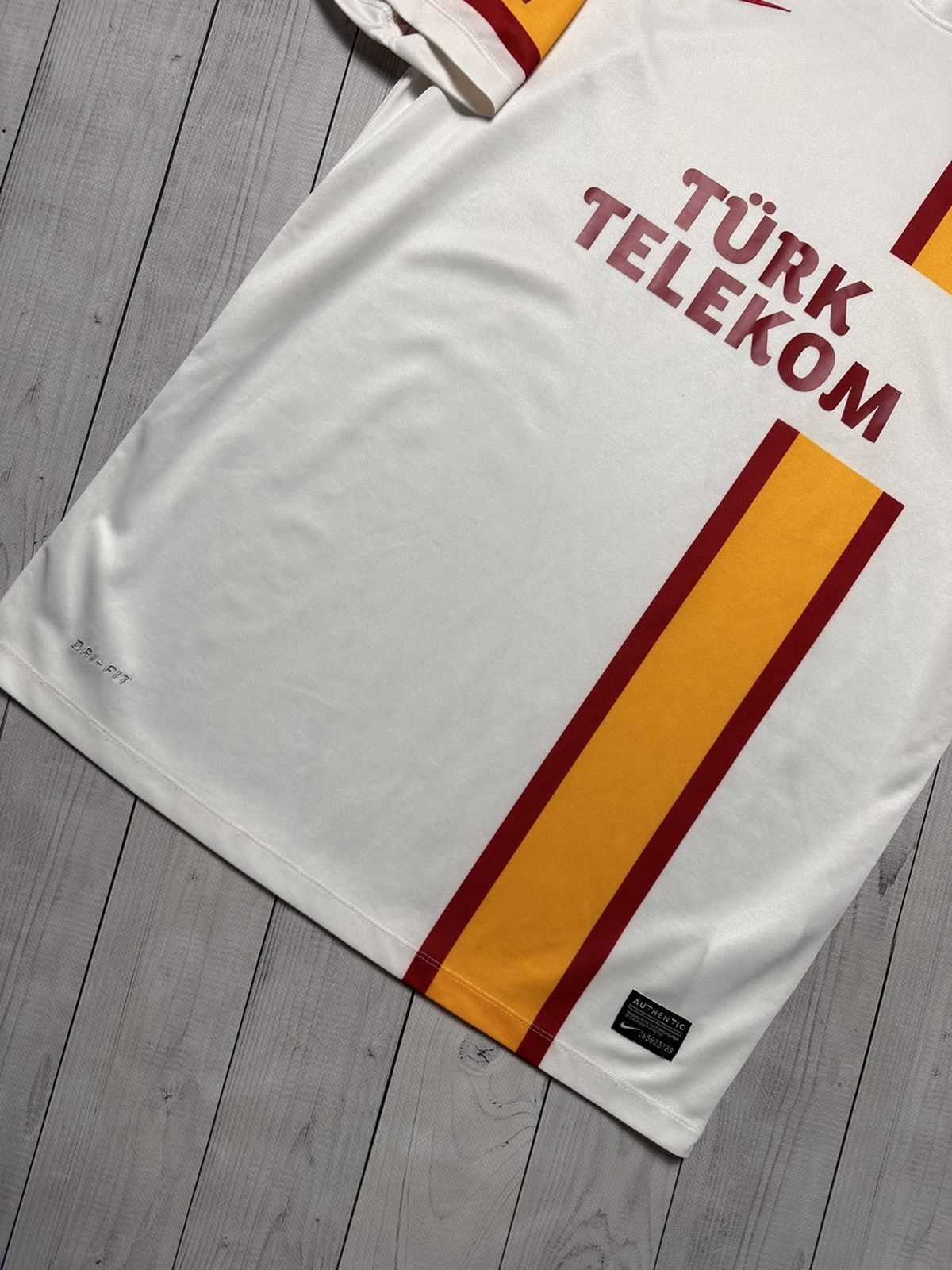 Nike Galatasaray nike Soccer jersey size S white Size US S / EU 44-46 / 1 - 3 Thumbnail