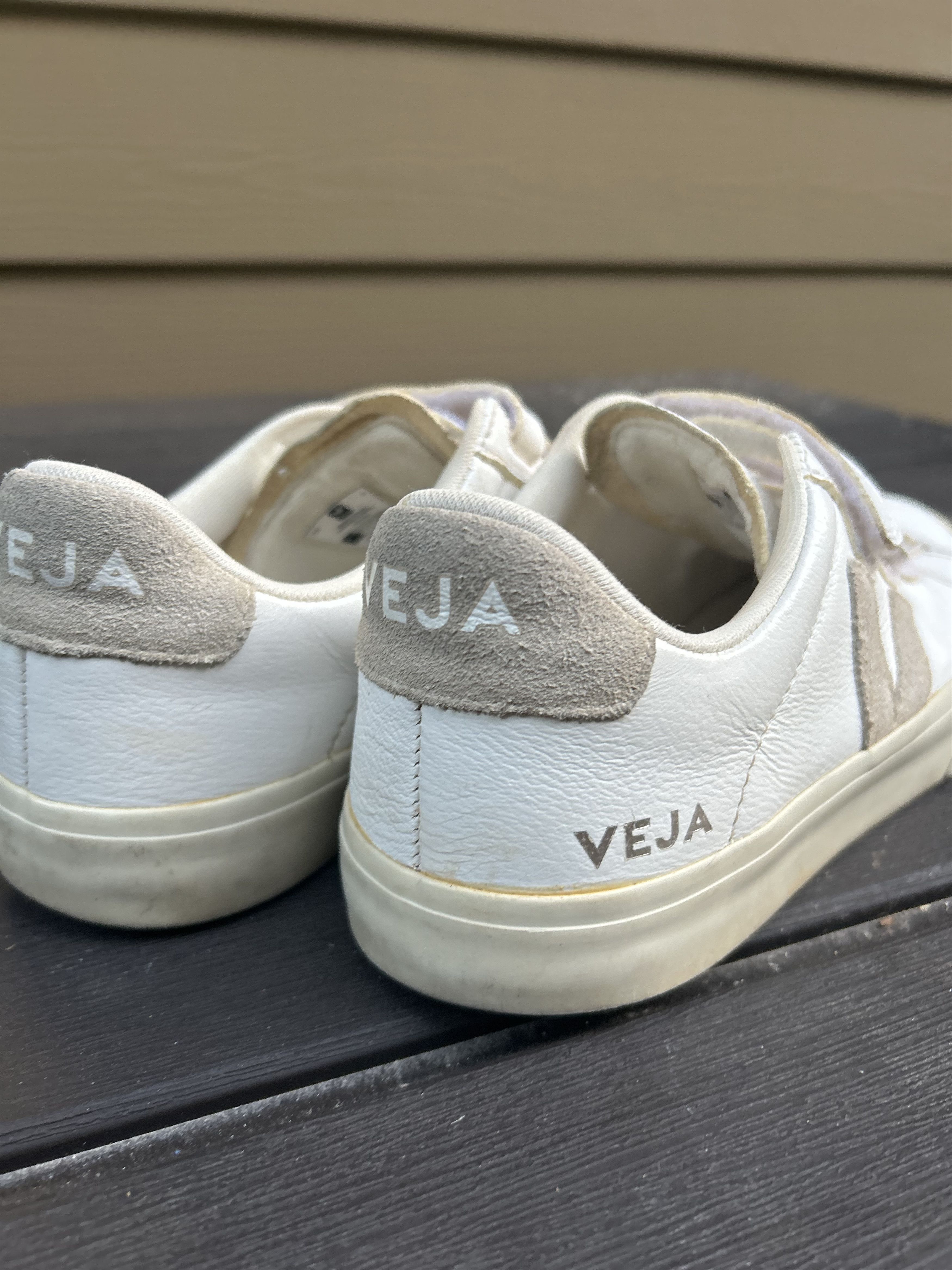 Veja VEJA RECIFE V LOCK TRIPLE STRAP WOMENS SZ 9 EU40 Size US 9 / IT 39 - 8 Thumbnail