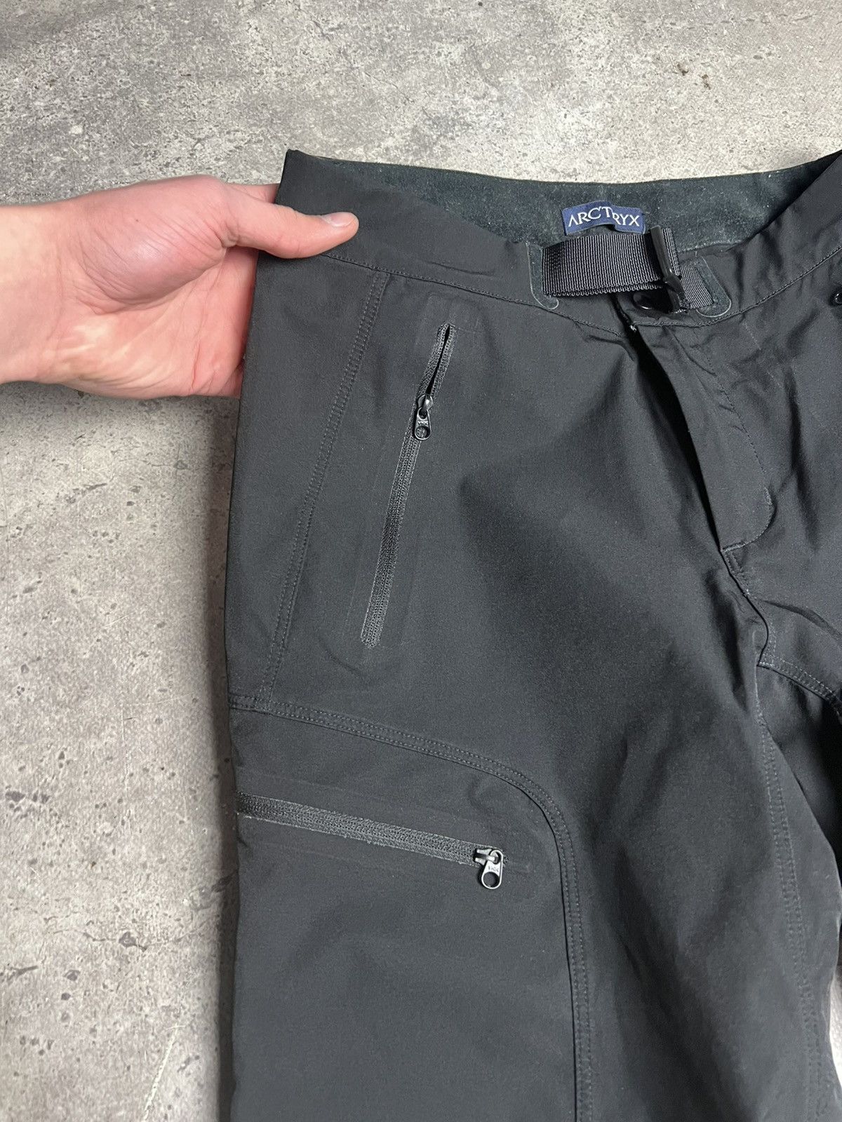 Arc'teryx Vintage Arcteryx Nylon Black Cargo Pants Travis Style Size 26" / US 2 / IT 38 - 8 Thumbnail