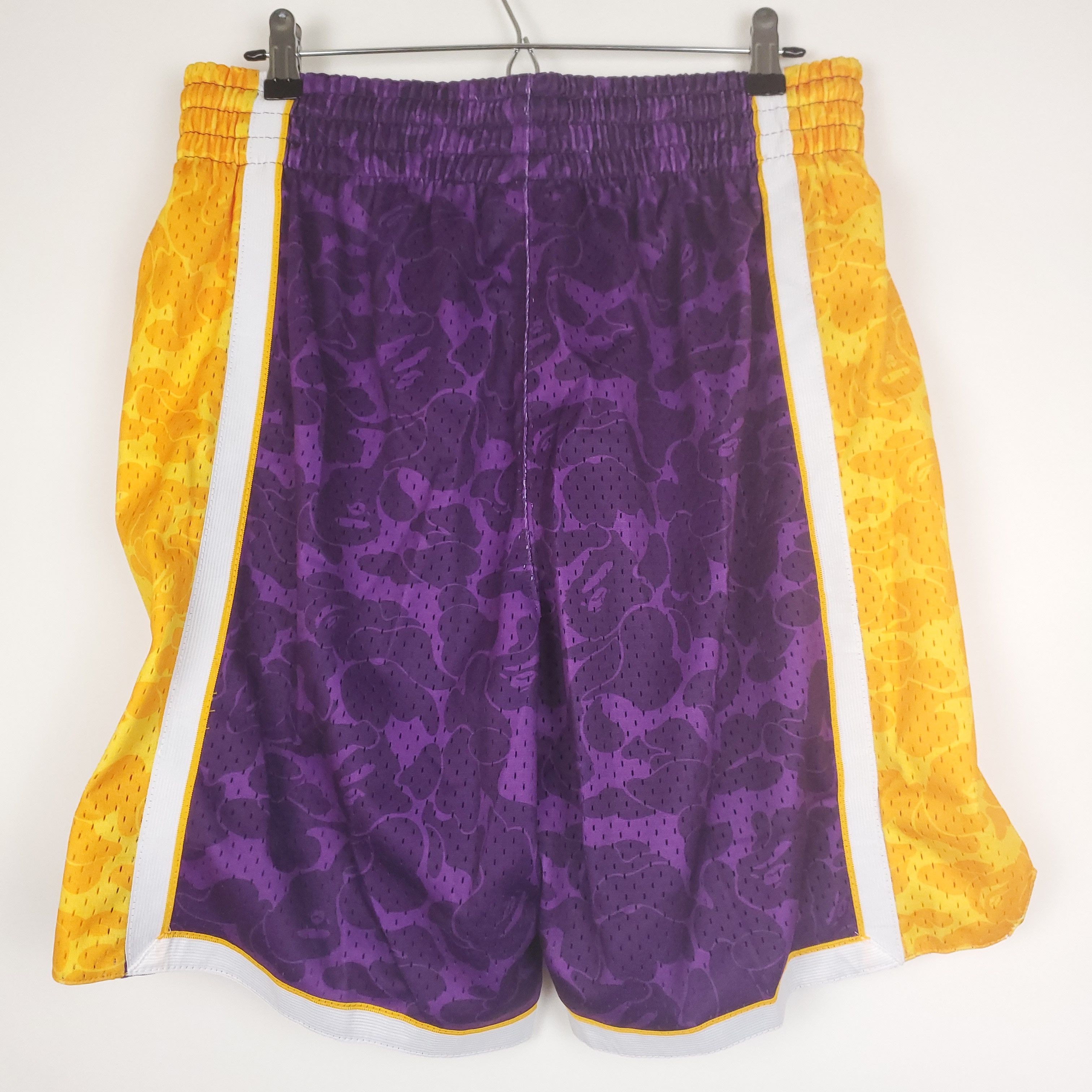 Bape × Mitchell & Ness Bape x Mitchell & Ness LA Lakers Shorts Size US 34 / EU 50 - 3 Thumbnail