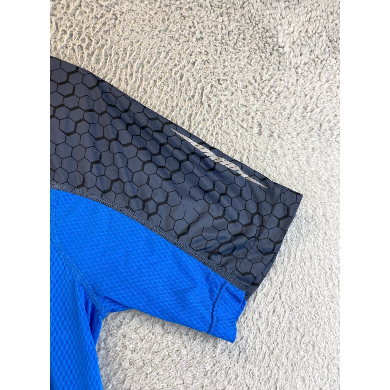 New Balance NEW BALANCE Shirt Adult M Blue Short Sleeve Gym Workout Mens 91-23 Blue Breathable Activewear Shirt Mens M Size US M / EU 48-50 / 2 - 2 Thumbnail