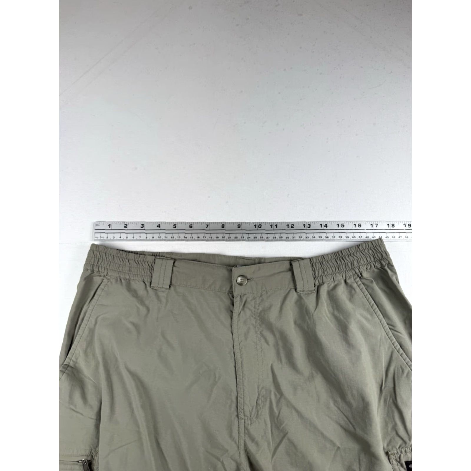 Vintage Columbia PFG Cargo Pants Mens Size L Green 29 Inseam Convertible Zip Button Straight Leg Size US 33 - 6 Thumbnail
