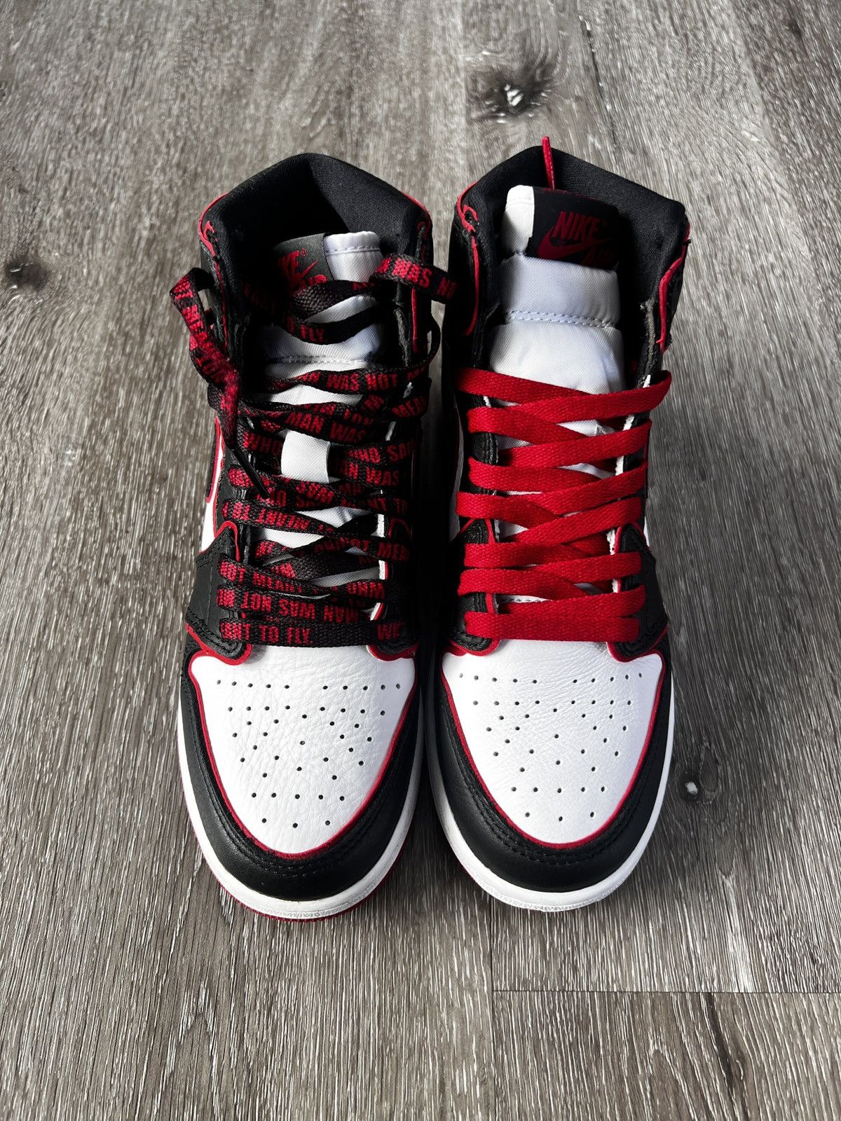 Jordan Brand Air Jordan 1 High “Bloodline” (GS) **PRE-OWNED** Size US 5.5 / EU 38 - 3 Thumbnail