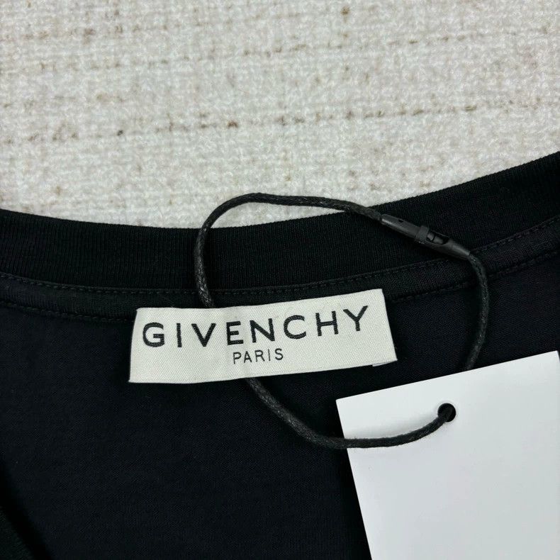 Givenchy Givenchy Chest logo print round neck short sleeve Size US L / EU 52-54 / 3 - 4 Thumbnail