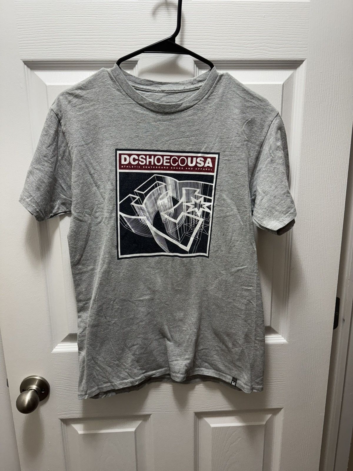 DC DC Vintage 3D Logo AutoCAD Grey Skateboarding Shirt Size US S / EU 44-46 / 1 - 1 Thumbnail