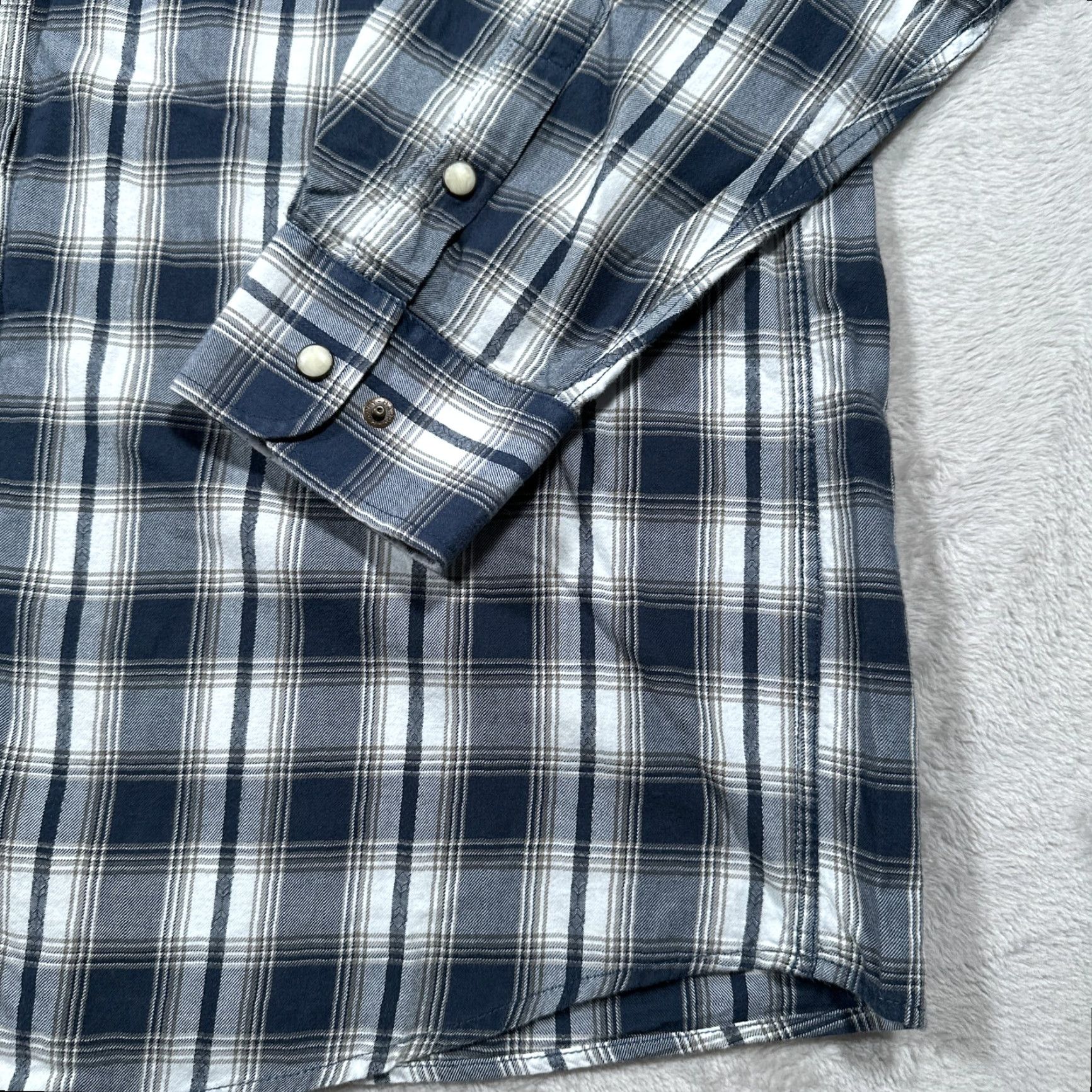 Vintage VINTAGE Panhandle Mens Shirt Long Sleeve Blue Plaid Western Pearl Snap Cowboy, Cotton Denim, Fall Winter Size US L / EU 52-54 / 3 - 3 Thumbnail