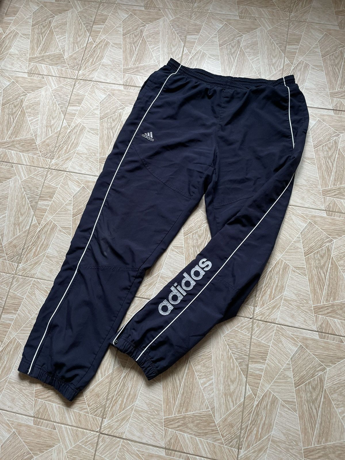 Adidas × Vintage Japanese Y2K Vintage Retro Adidas Pants Big Logo 2002 Baggy Size US 34 / EU 50 - 1 Thumbnail