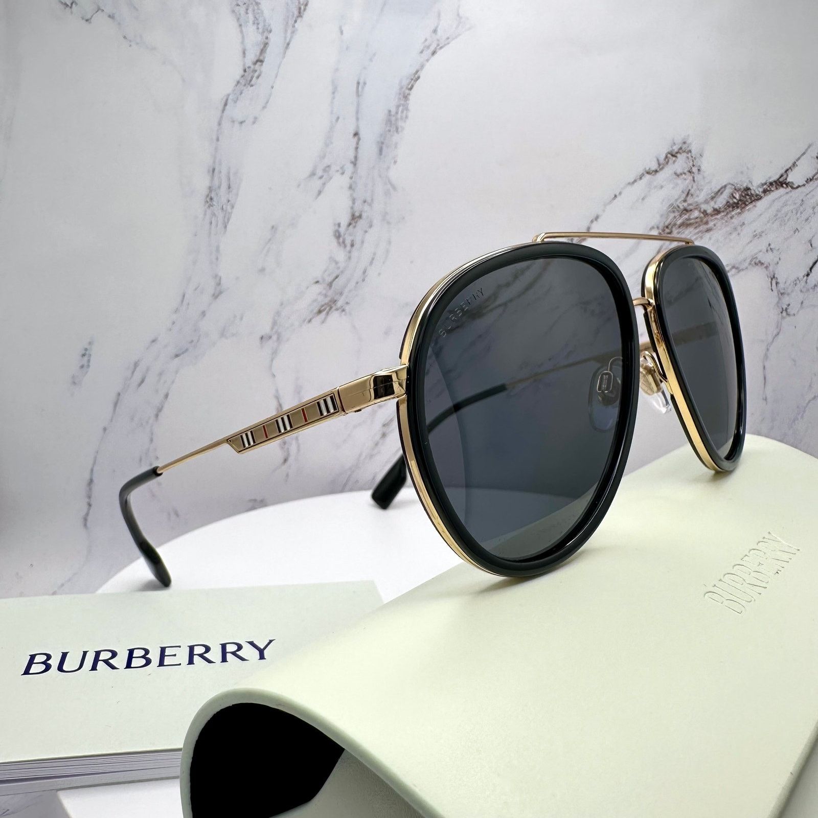 Burberry New Burberry Sunglasses Polarized Gold Black Aviator Size ONE SIZE - 10 Thumbnail