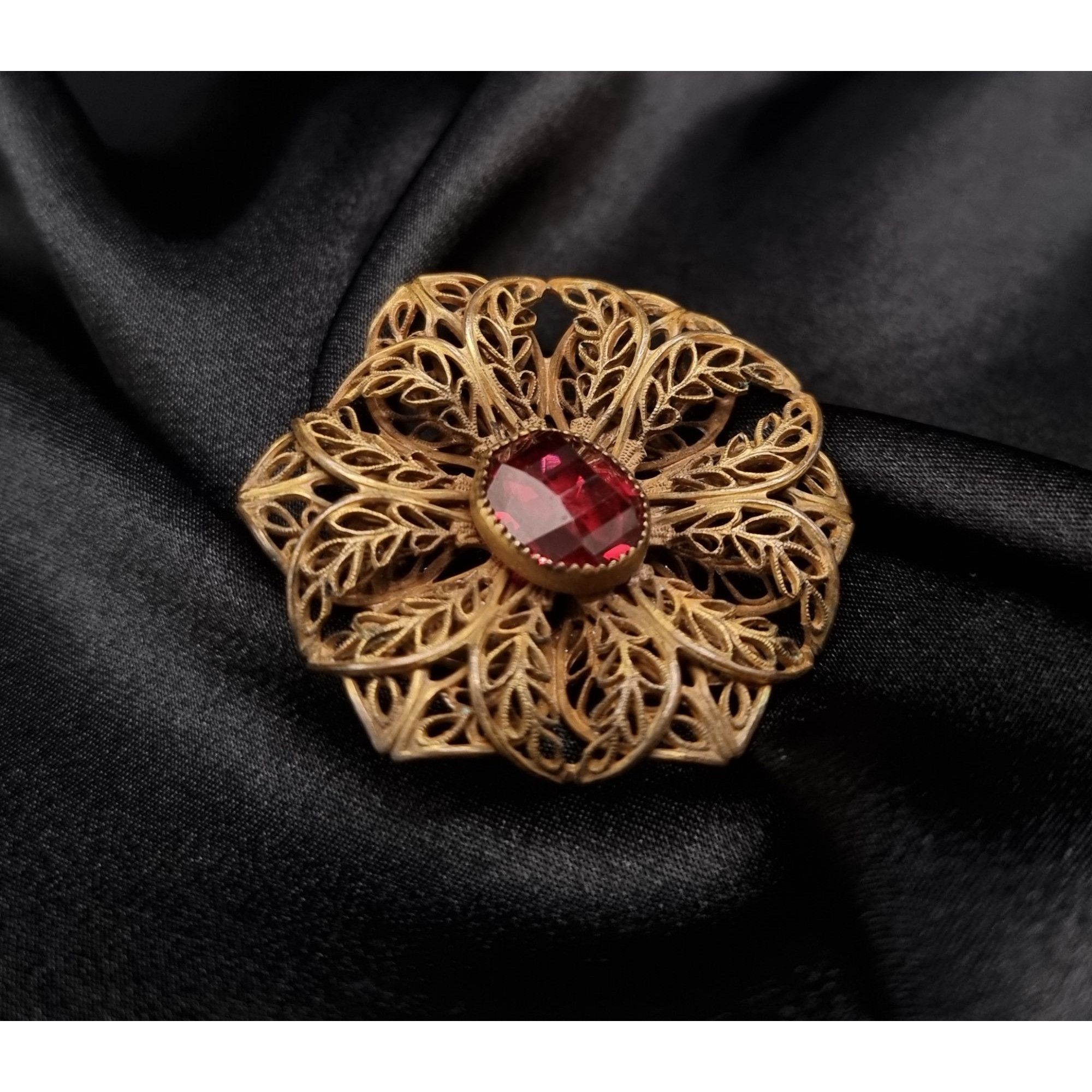 Vintage Vintage 1930's-1950's Gold-Tone Filigree Brooch With Red Gla Size ONE SIZE - 2 Thumbnail