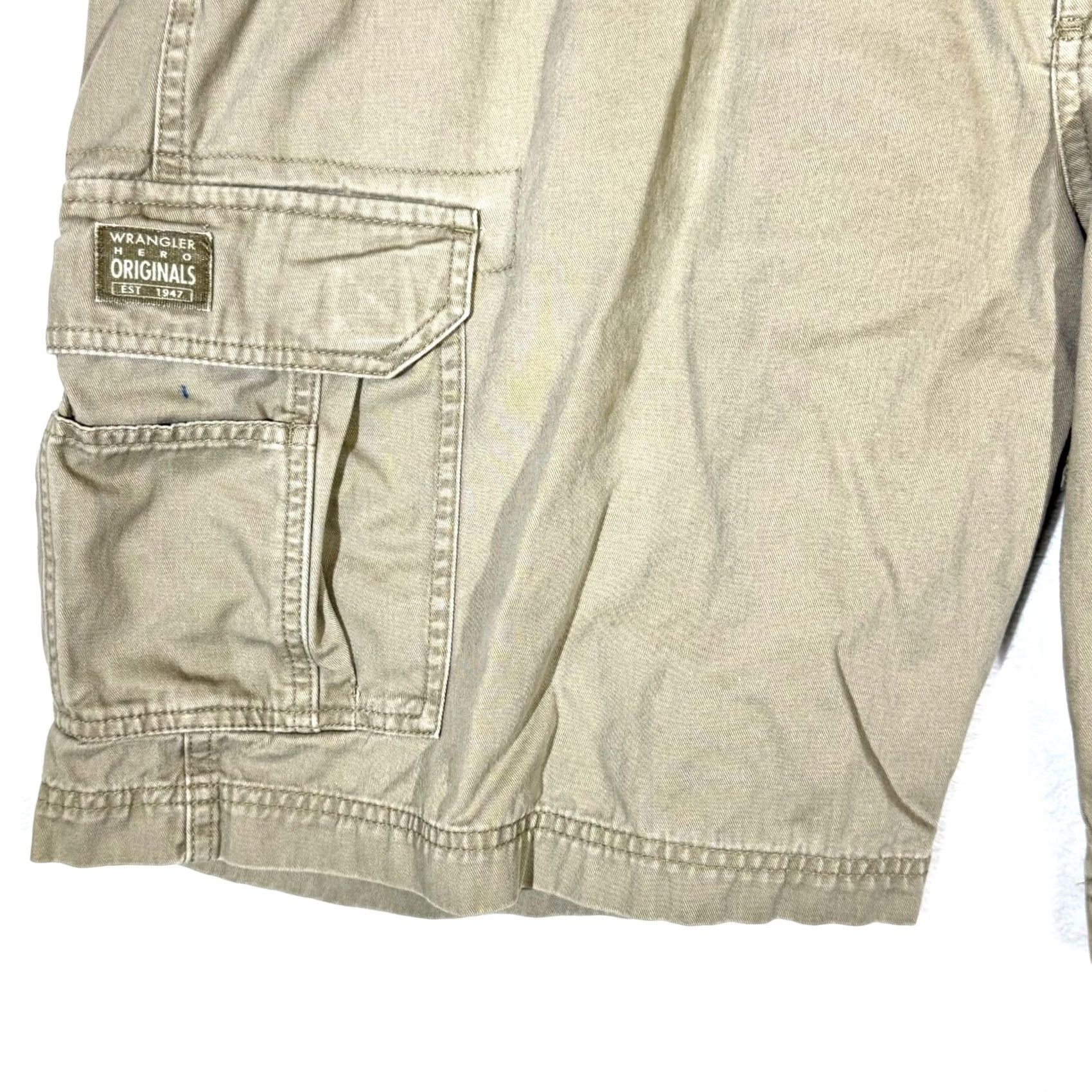 Wrangler Wrangler Hero Cargo Shorts Men’s 40 Khaki 100% Cotton Zip Fly Outdoor Workwear Casual/Workwear Men’s Size 40 Khaki Cotton Cargo Shorts Size US 40 / EU 56 - 3 Thumbnail