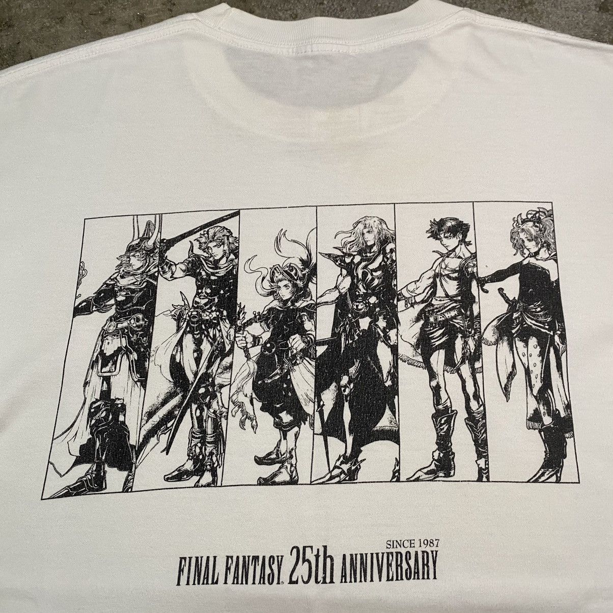 Vintage Final Fantasy Video Game 25th Anniversary Limited Tshirt Size US L / EU 52-54 / 3 - 7 Thumbnail