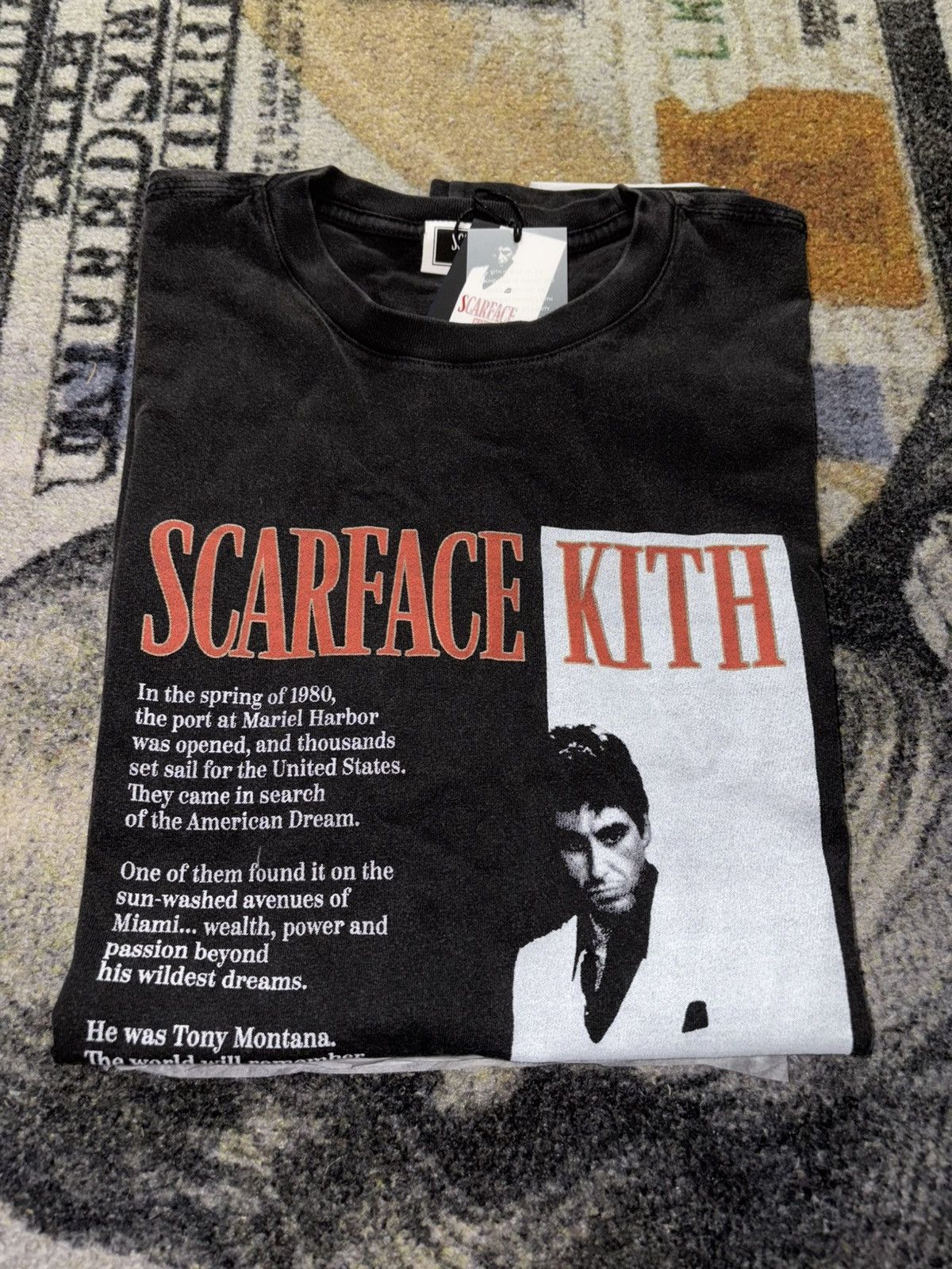 トップス Kith Scarface Film Poster Vintage Tee Kith for Scarface Film Poster Vintage Tee - White