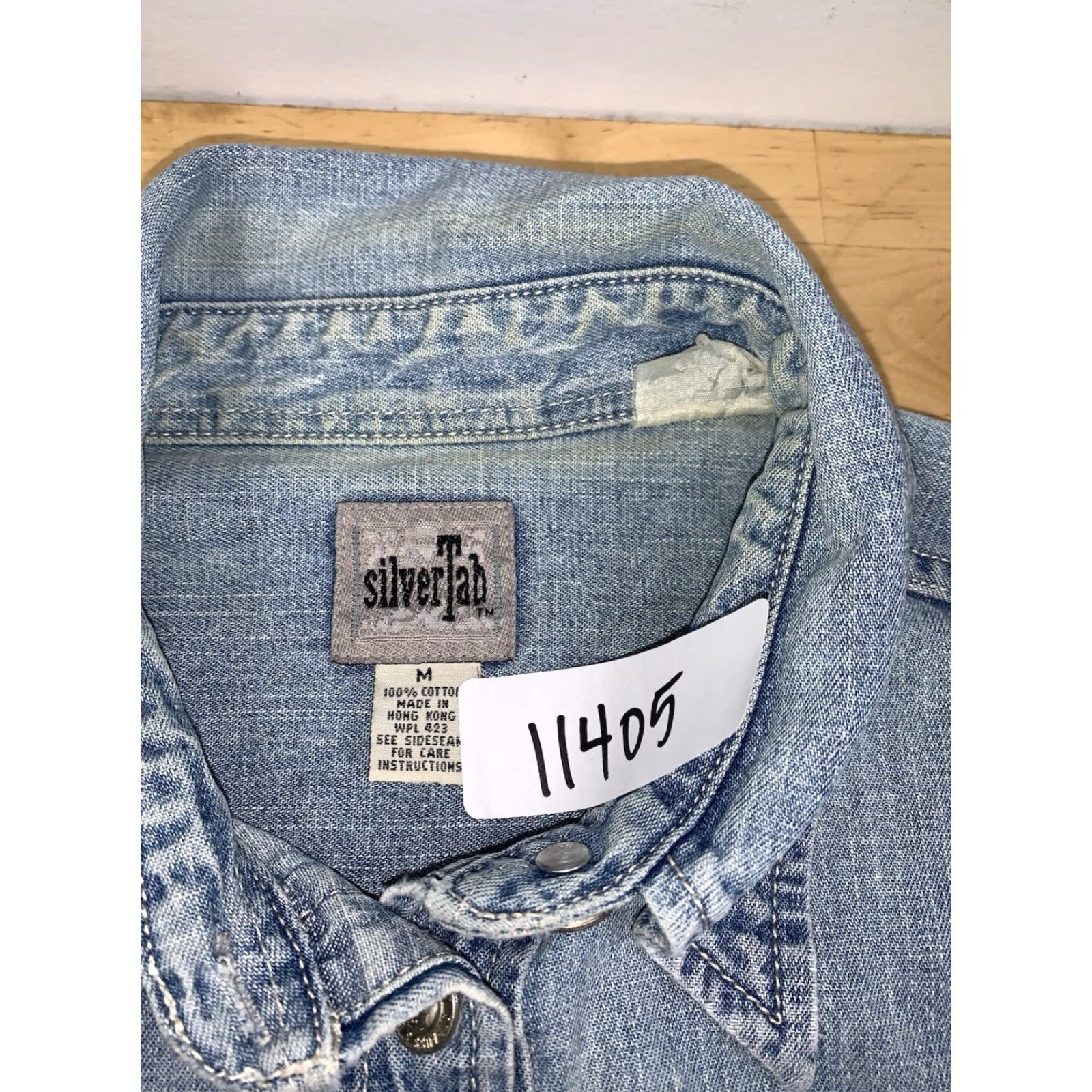 Levi's VINTAGE Levi's Silvertab Denim Button-Up Shirt Mens M Blue Light Wash 90s Western Jeans Shirt Men M Blue Light Wash Size US M / EU 48-50 / 2 - 2 Thumbnail