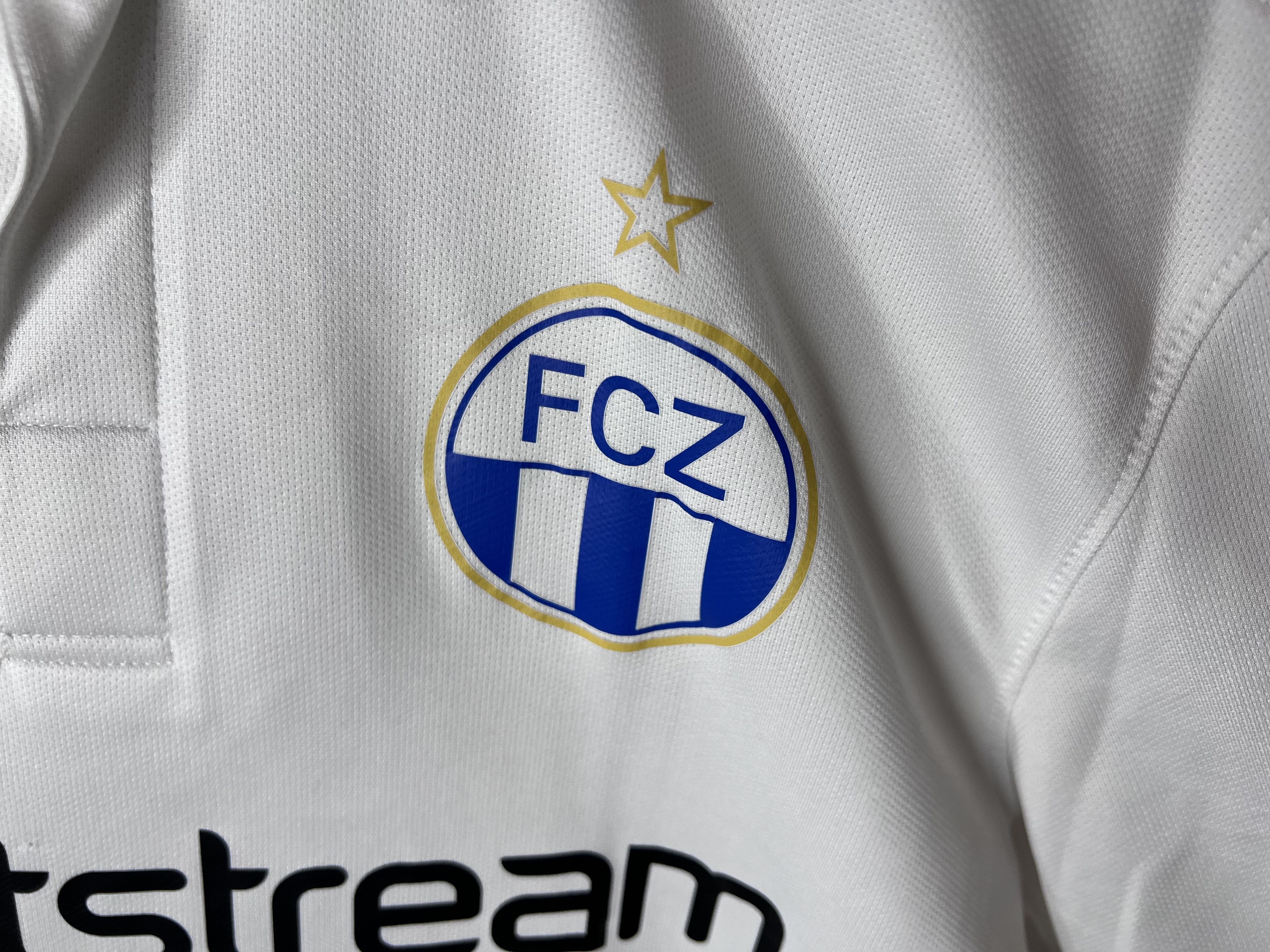 Nike FC ZURICH 2014 2015 HOME FOOTBALL SHIRT SOCCER JERSEY NIKE Size US L / EU 52-54 / 3 - 4 Thumbnail