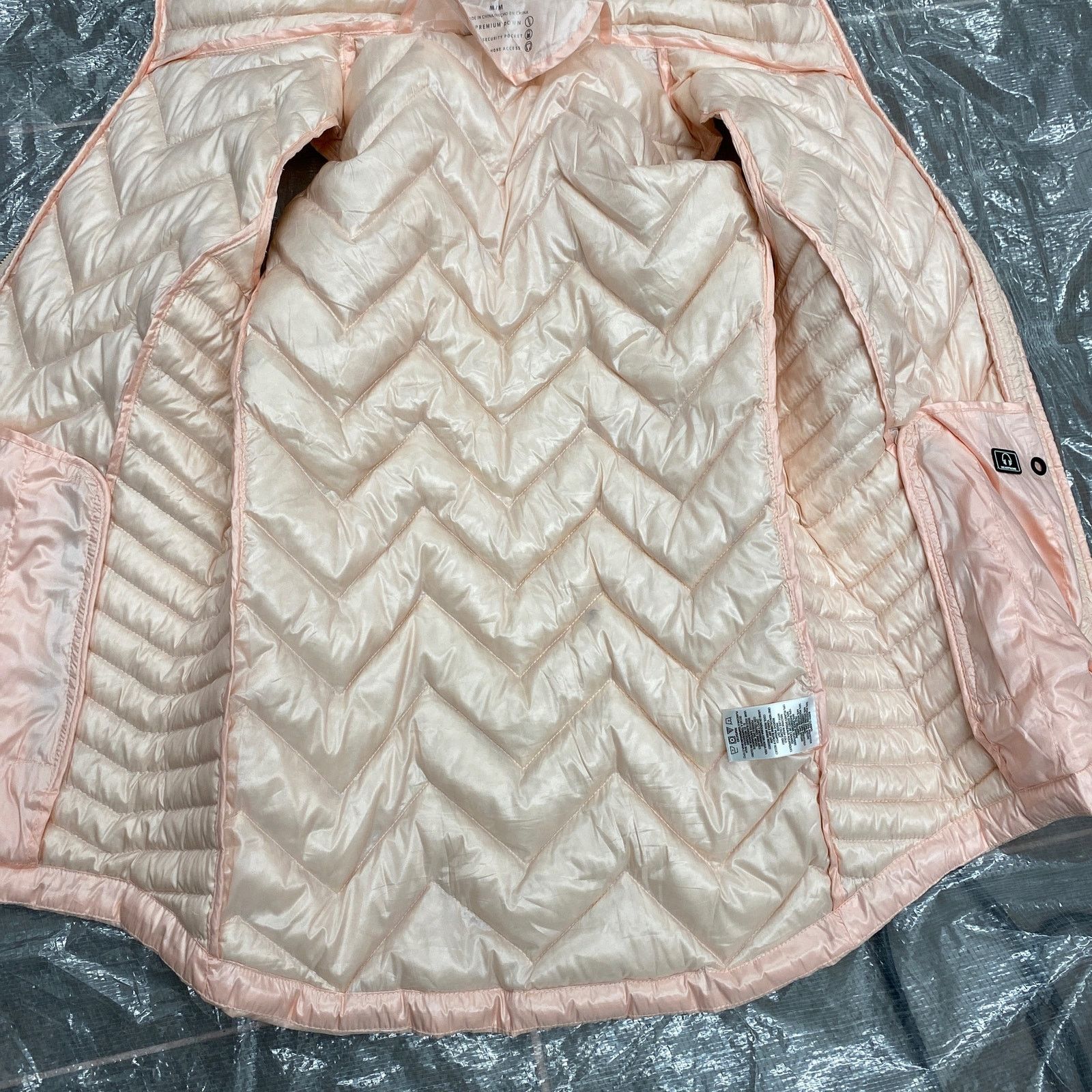 Calvin Klein Calvin Klein puffer 90% premium down vest Medium Peach Size M / US 6-8 / IT 42-44 - 4 Thumbnail