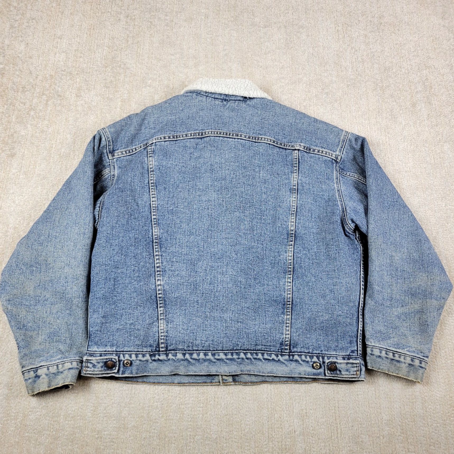 Levi's VINTAGE Levi's Trucker Jacket Mens XL Blue Denim Jacket Short 52 in Chest Distressed Lined Polyester Warmth 400 80s 90s Mens Size US XL / EU 56 / 4 - 2 Thumbnail