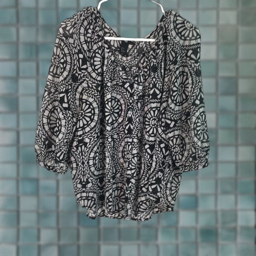 H&M VINTAGE H&M Blouse Shirt Womens 3/4 Sleeve Floral Pattern Black White Size 6 Size S / US 4 / IT 40 - 1 Thumbnail