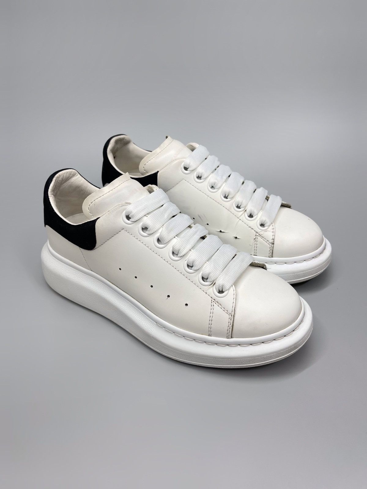 Alexander McQueen Alexander Mcqueen White Oversize Sneakers Size US 6 / IT 36 - 2 Thumbnail