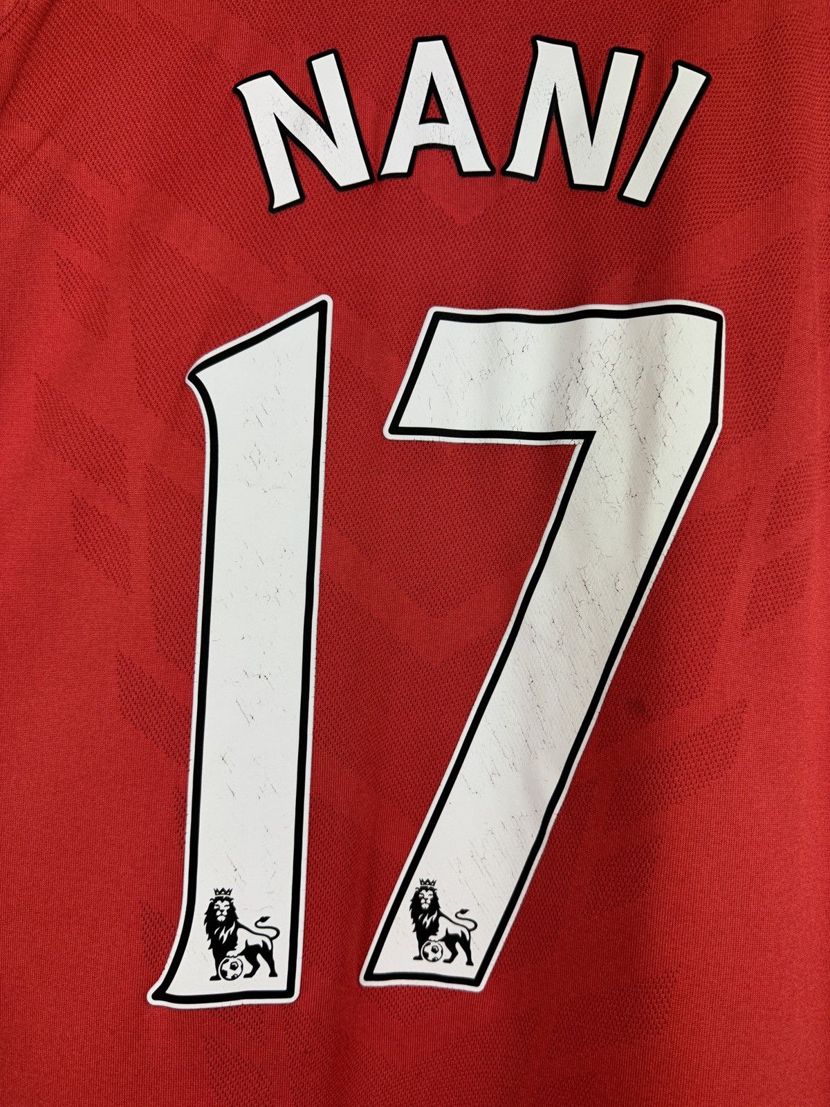 Nike Nani #17 2010-11 Nike Manchester United Soccer Jersey Size US L / EU 52-54 / 3 - 5 Thumbnail