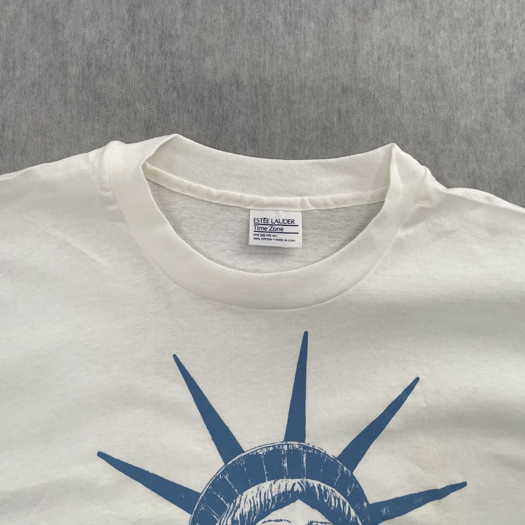 Vintage VINTAGE Estee Lauder White Cotton T-Shirt Adult 2XL Patriotic Statue of Liberty Face USA 90s Mens Size US XXL / EU 58 / 5 - 3 Thumbnail