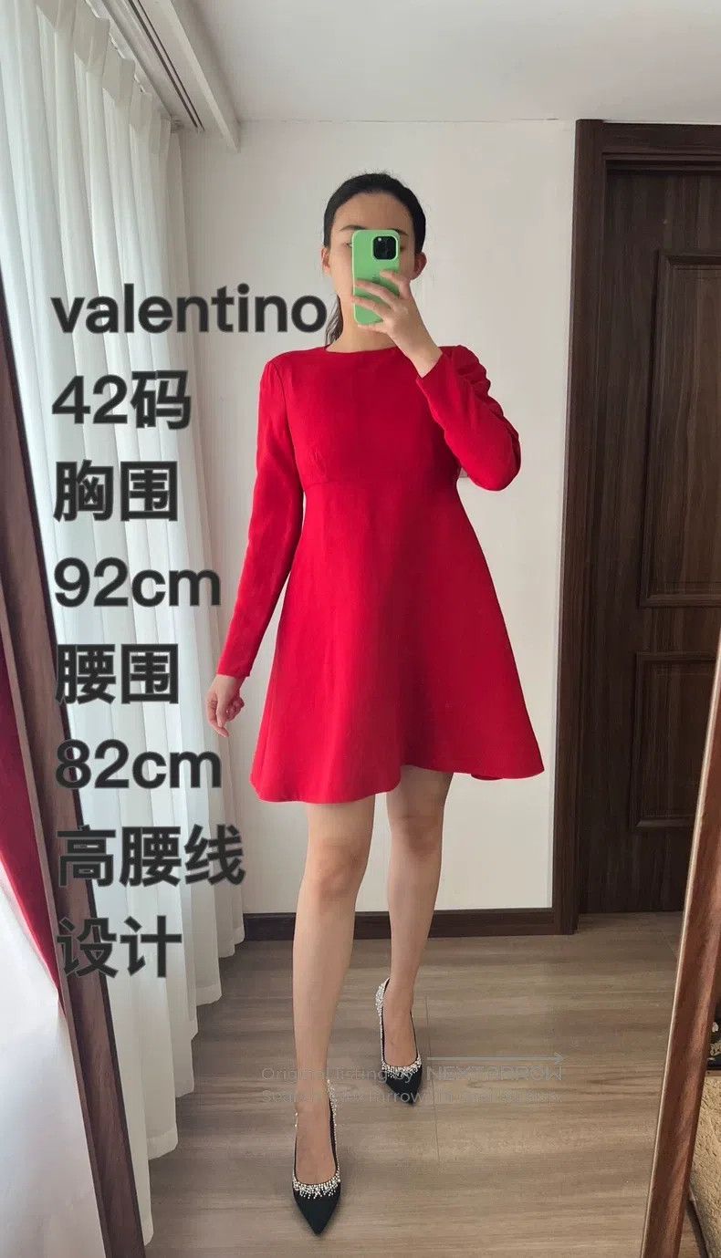 Valentino Valentino dress Size M / US 6-8 / IT 42-44 - 1 Thumbnail
