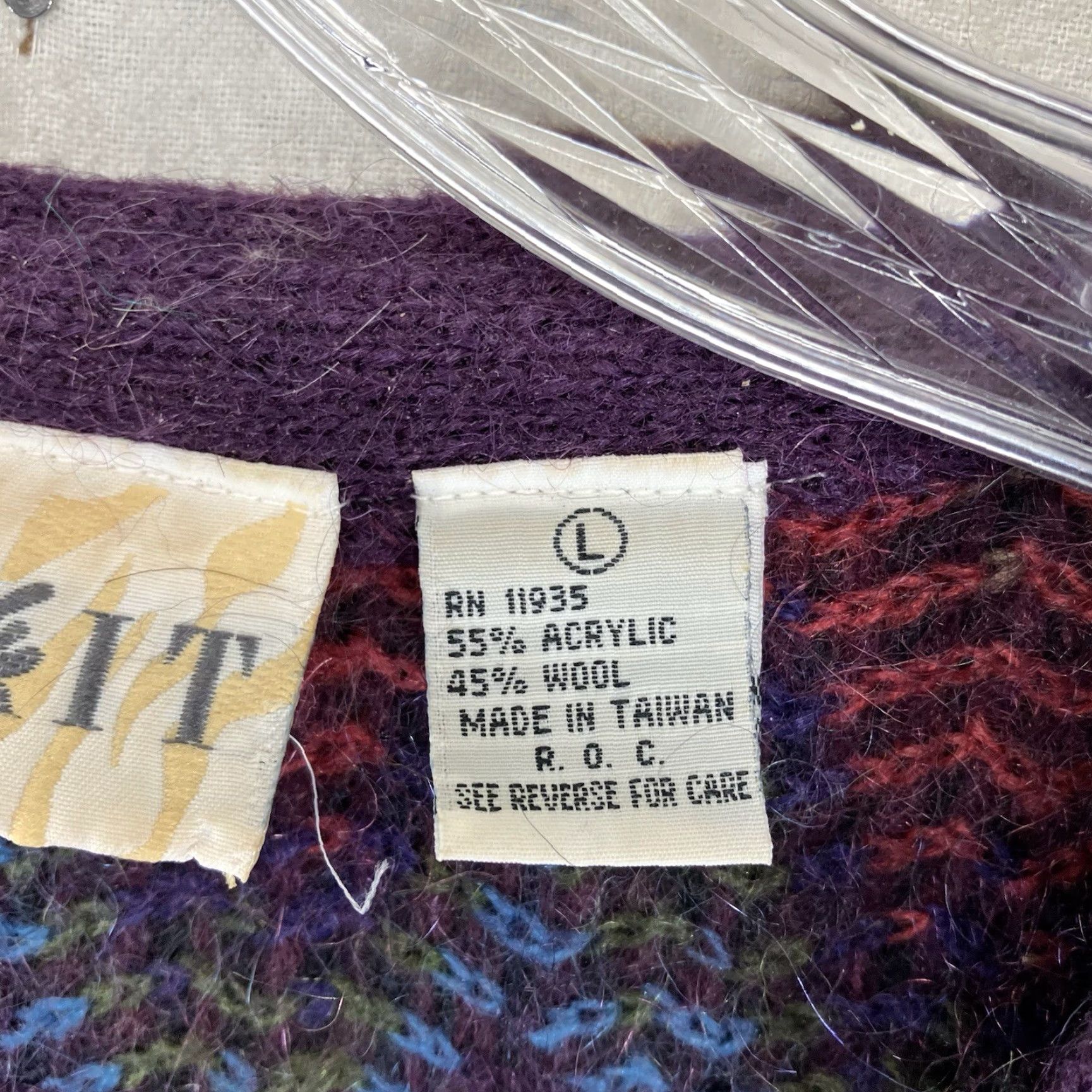 Vintage VINTAGE Women Sweater Vest Large Wool Blend Geometric Pattern Sleeveless Casual 80s Retro Gothic Bohemian Dark Academia Size L / US 10 / IT 46 - 3 Thumbnail