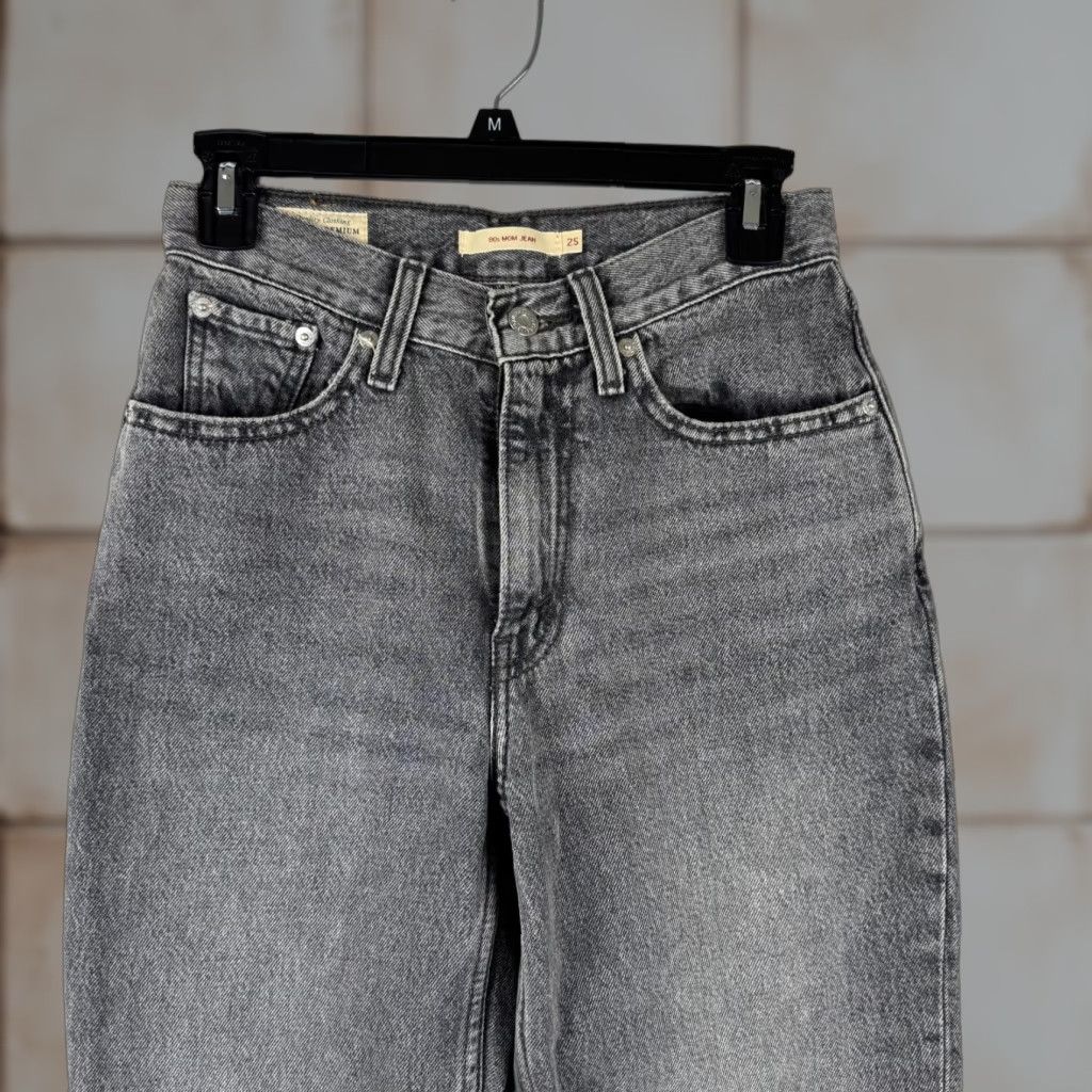 Levi's Levi's Premium 80s Mom Jeans Women's 25 High Waist Washed Black Denim Jeans Size 42" / US 20 - 1 Thumbnail