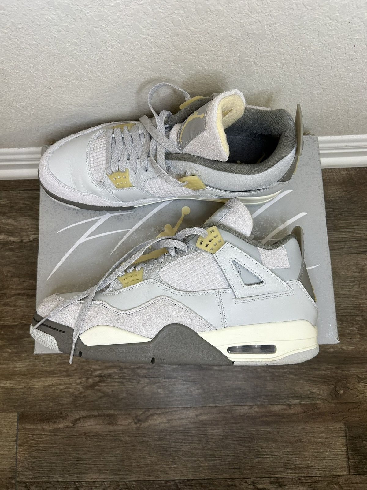 Jordan Brand Jordan 4 Retro SE Craft ‘Photon Dust’ Size US 11.5 / EU 44-45 - 1 Thumbnail