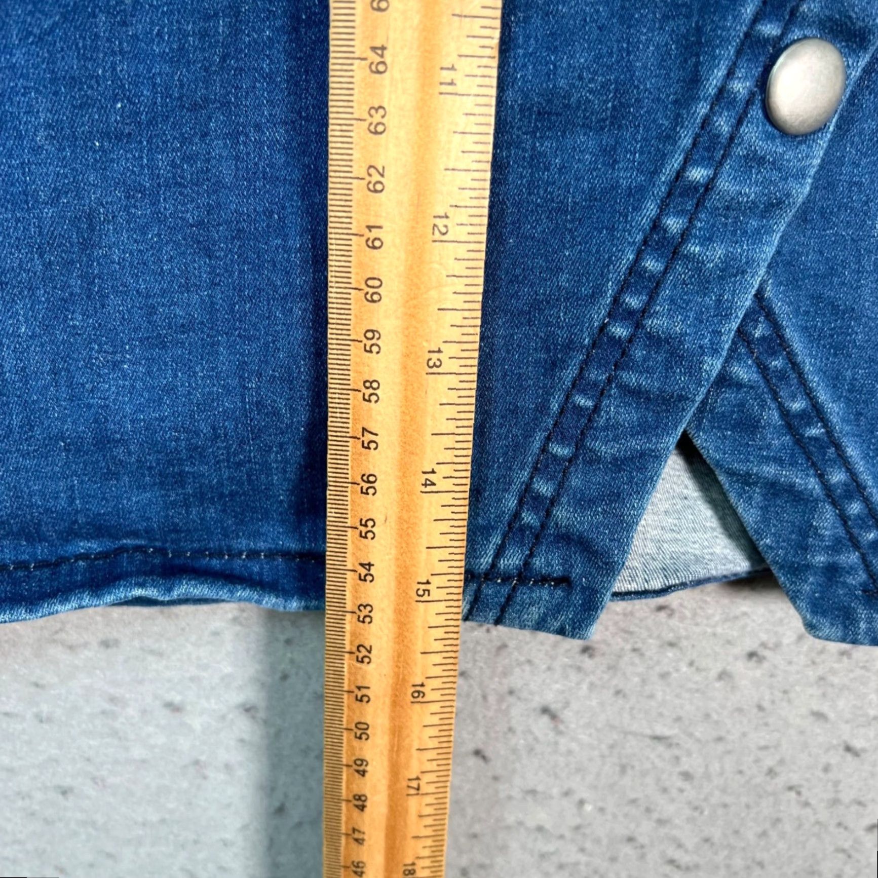 Vintage We The Free Womens Size 6 Blue Denim Wrap Skirt Button Detail Mini Short Casual Summer Spring Skirt Womens 6 Denim Button We The Free Size 28" / US 6 / IT 42 - 7 Thumbnail