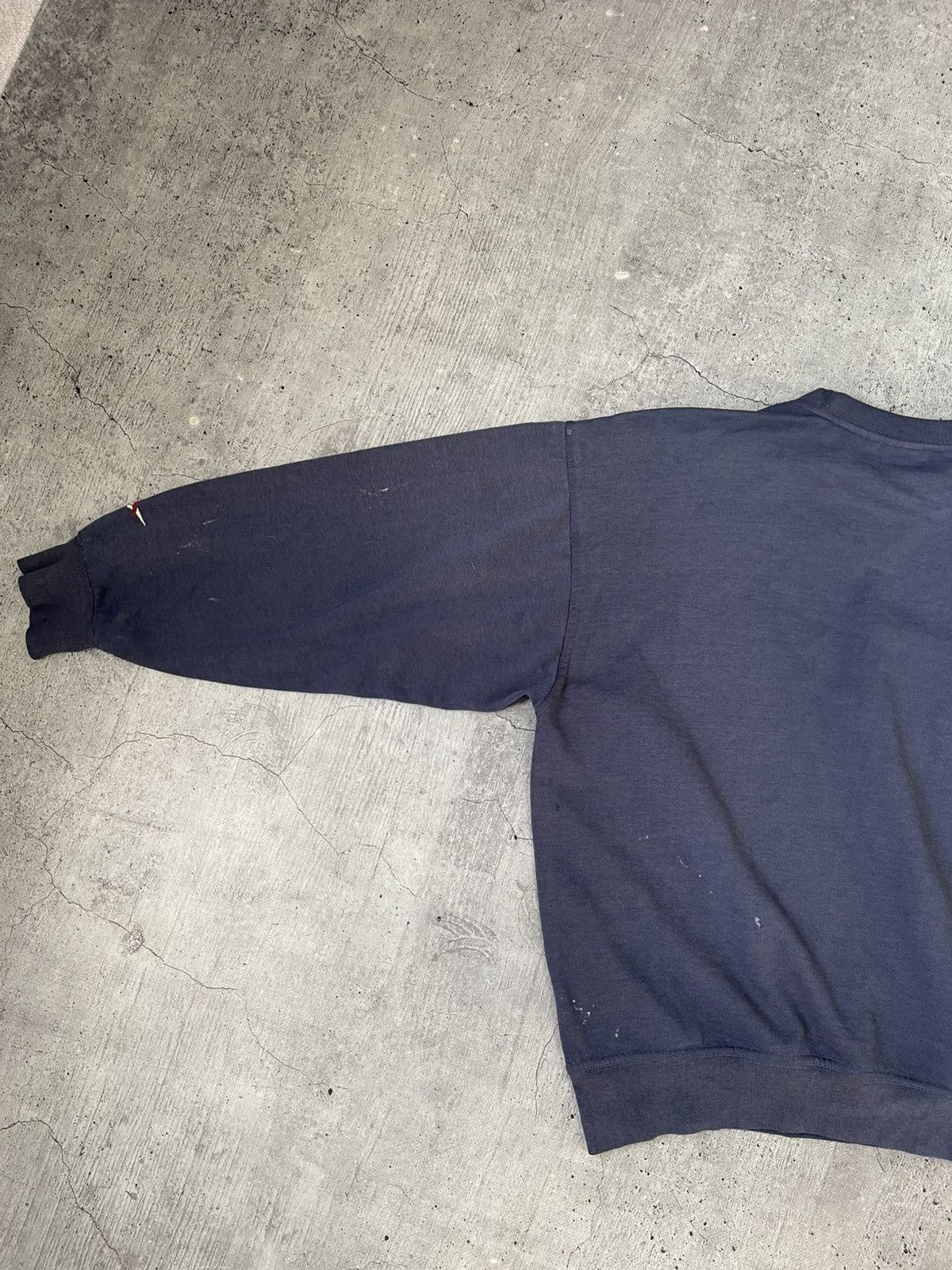 Reebok Vintage 90’s Reebok Faded Distressed Stained Sweatshirt Size US M / EU 48-50 / 2 - 12 Thumbnail