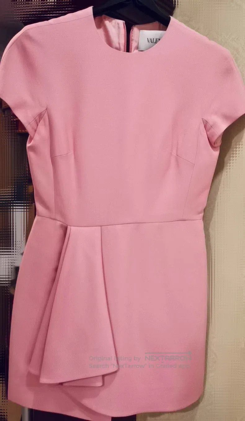 Valentino Valentino Short-sleeved dress Size M / US 6-8 / IT 42-44 - 1 Thumbnail