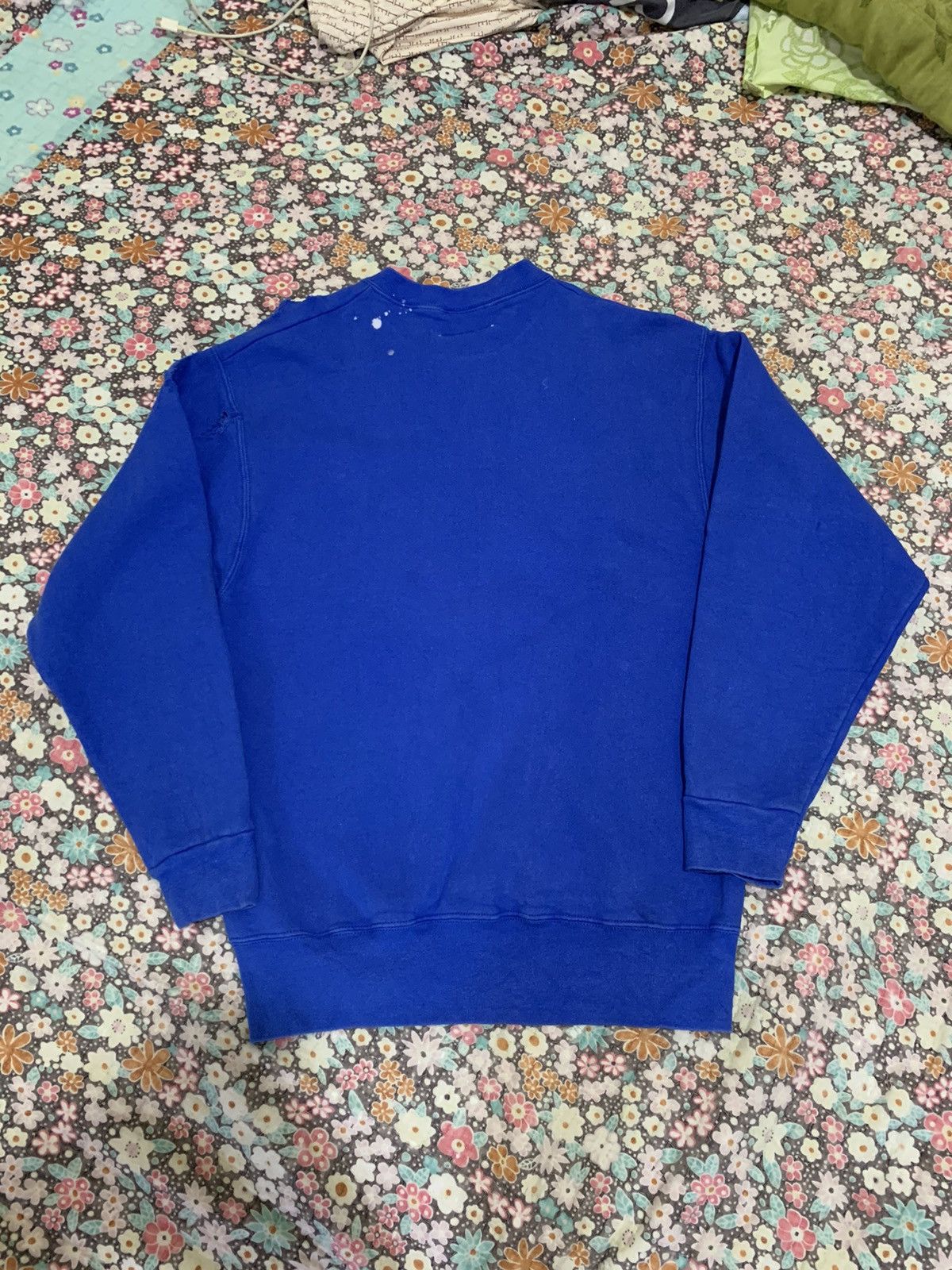 Nike Vintage Nike Small Swoosh Distressed Sweatshirt Size US M / EU 48-50 / 2 - 7 Thumbnail