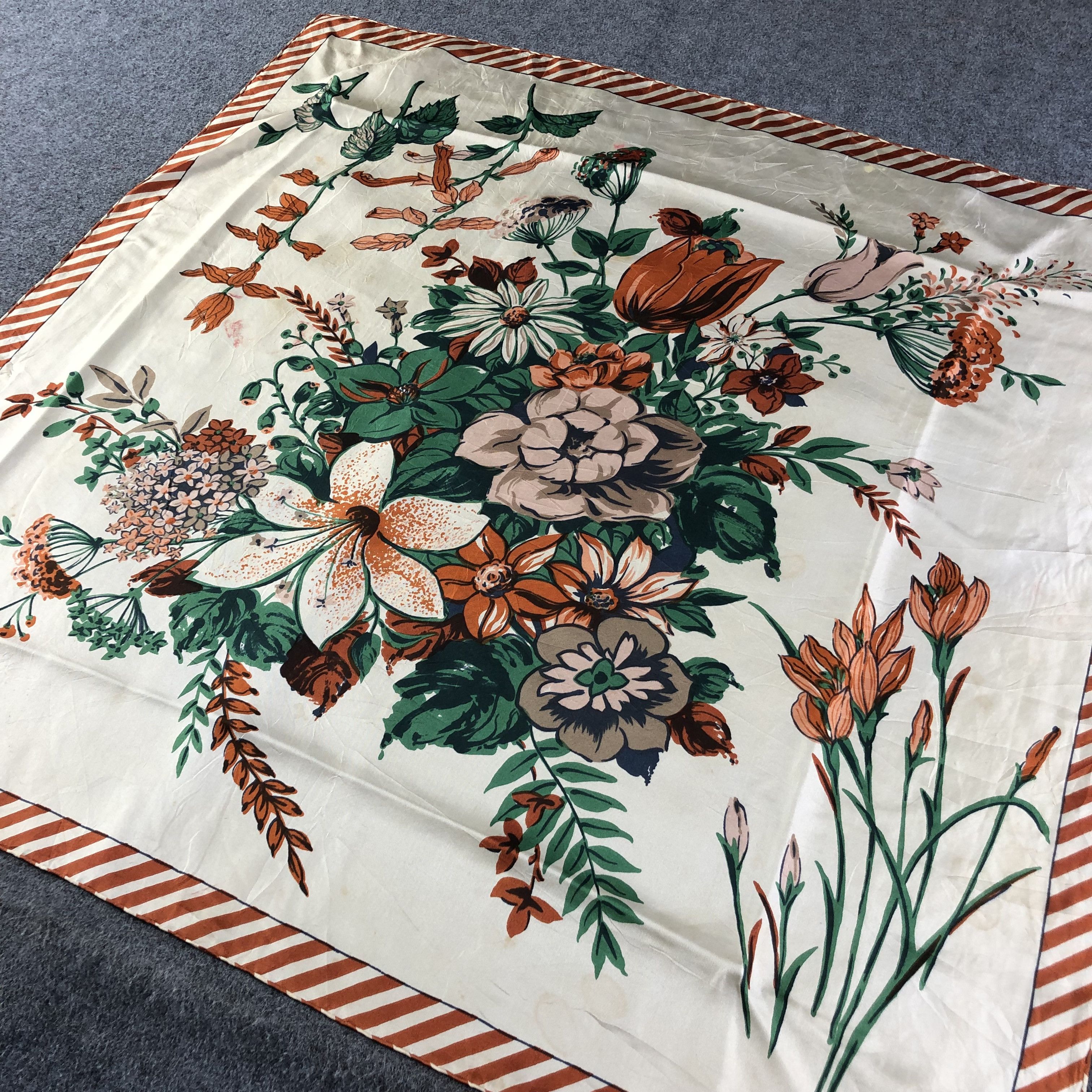 Vintage Luxury Hand Rolled Floral Silk Scarf M402 Size ONE SIZE - 2 Thumbnail