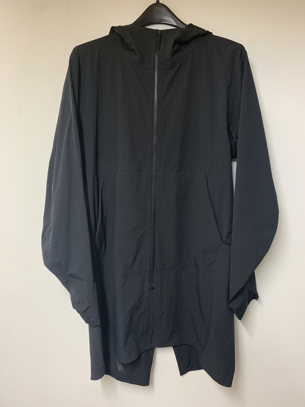 image of Arcteryx Veilance Veilance Apsis Coat in Black, Men's (Size Medium)