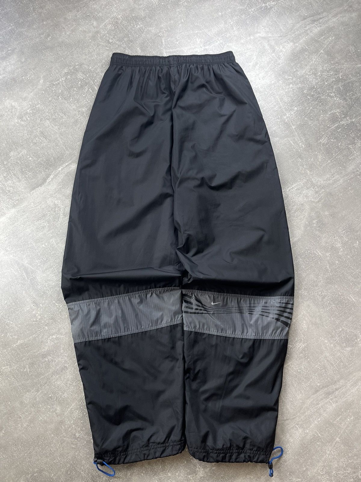 Nike × Vintage Vintage Nike Logo Zip-Off Pants Black Tech Outdoor Nylon Size US 34 / EU 50 - 8 Thumbnail