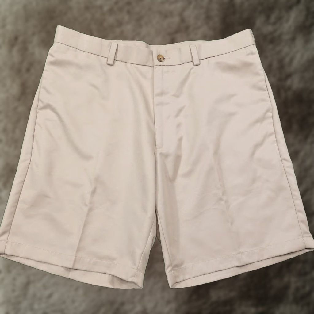 Roundtree & Yorke Roundtree & Yorke Shorts Mens 38 Classic Flat Front Easy Care Polyester Khaki Golf Casual Mens Size US 38 / EU 54 - 1 Thumbnail