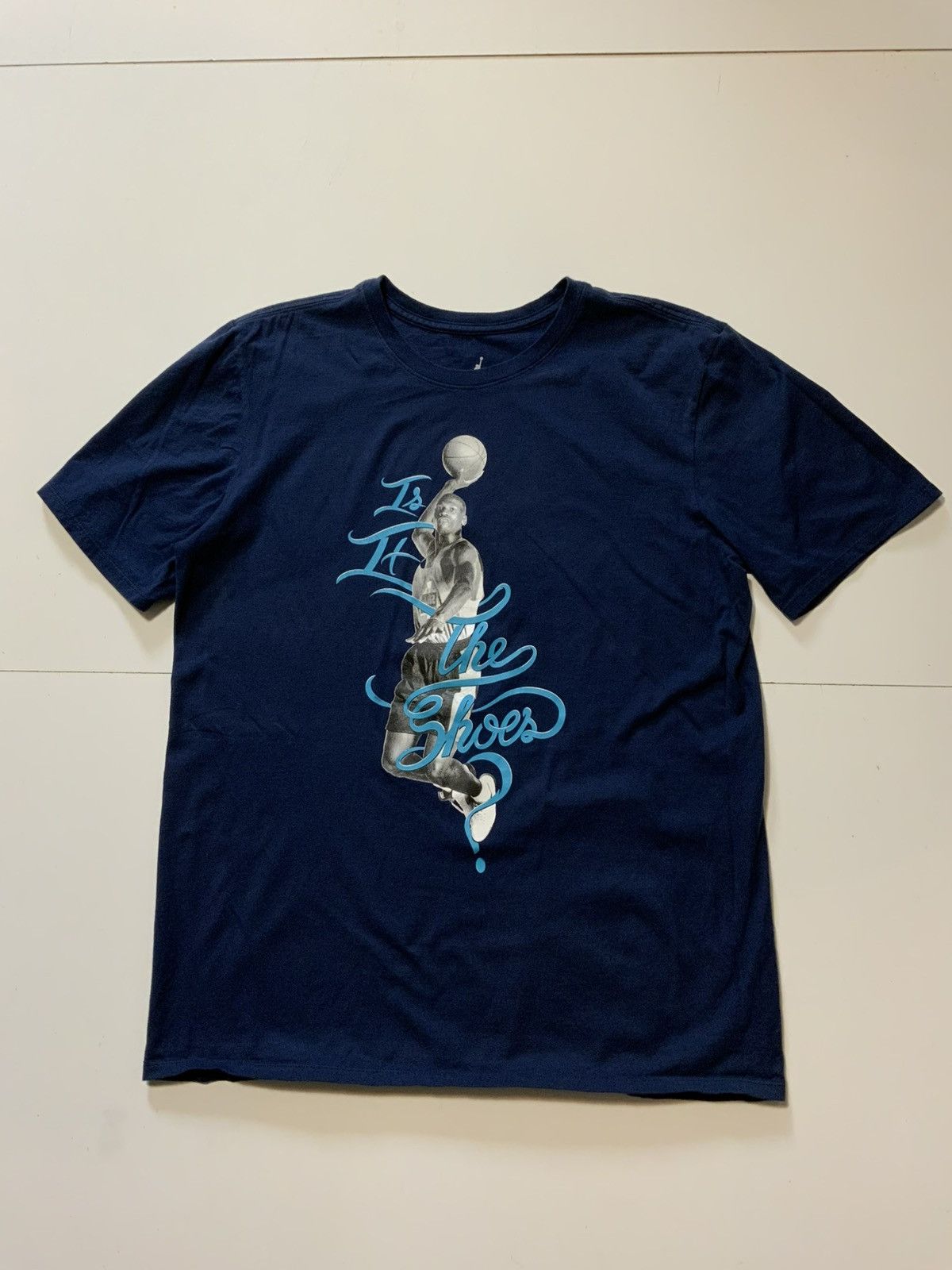 Jordan Brand Air Jordan Is It The Shoes Jumpman Basketball T-Shirt Size US L / EU 52-54 / 3 - 1 Thumbnail