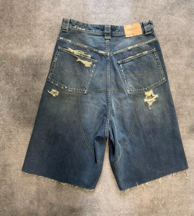 Balenciaga Balenciaga size XS Distressed Denim Shorts Size US 27 - 2 Thumbnail