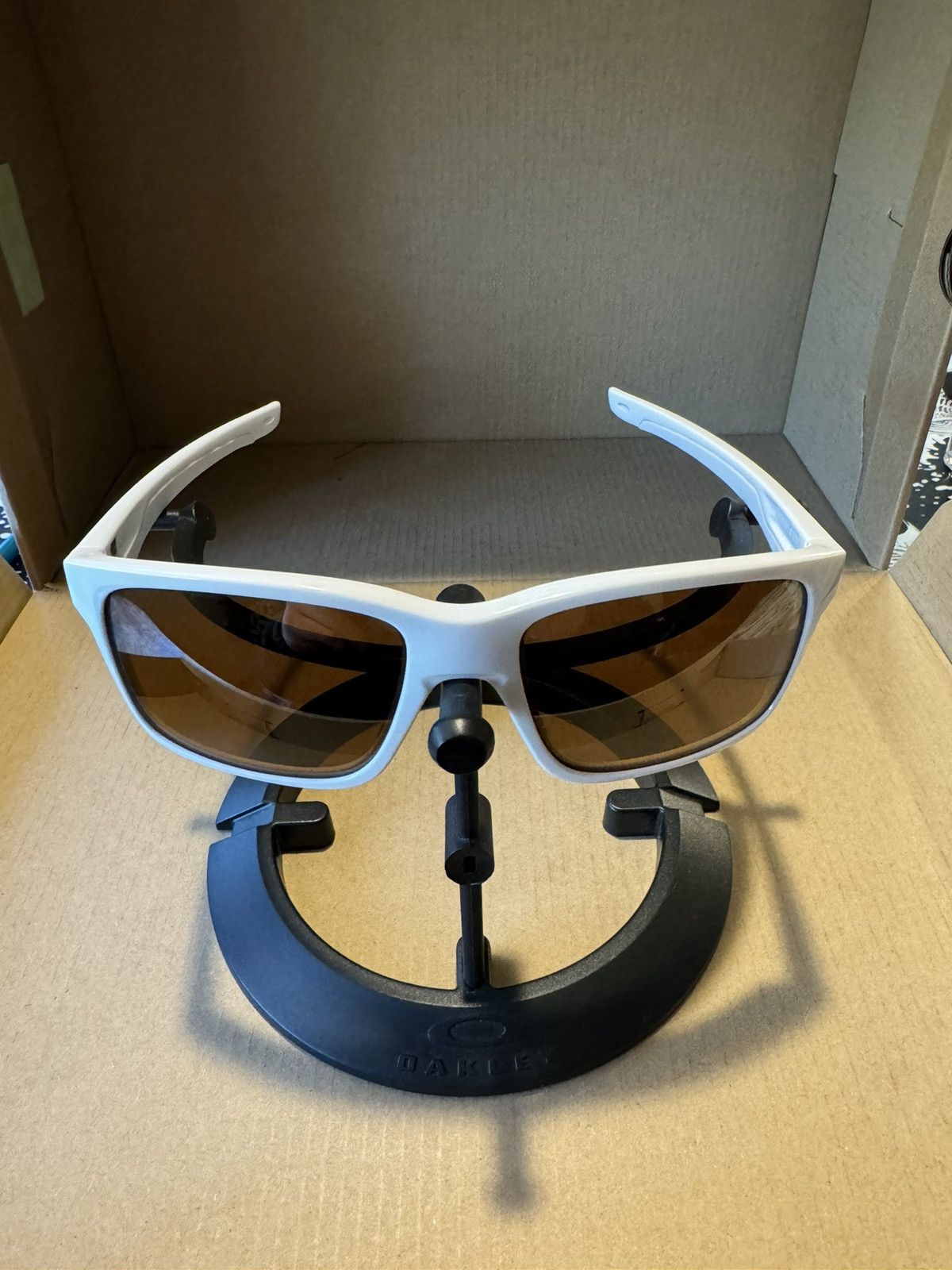 image of Oakley Mainlink in White, Men's