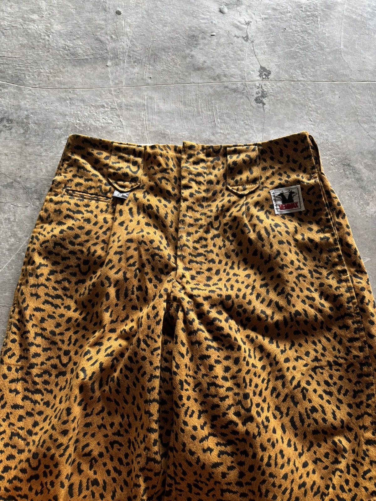 20471120 × Hysteric Glamour × Japanese Brand CRAZY VEMMAX CHEETAH LEOPARD NIKKAPOKKA TOBI PANTS JAPANESE Size US 30 / EU 46 - 2 Thumbnail
