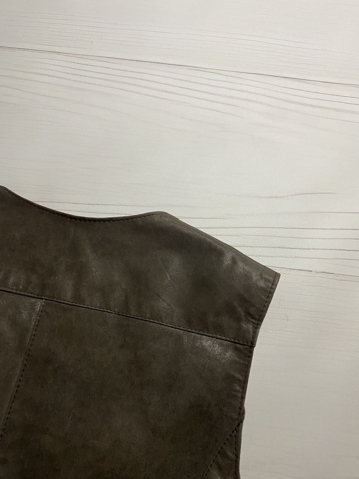 Valentino × Vera Pelle × Vintage Vintage Valentino Vera Pelle genuine leather y2k vest Size XS / US 0-2 / IT 36-38 - 14 Thumbnail