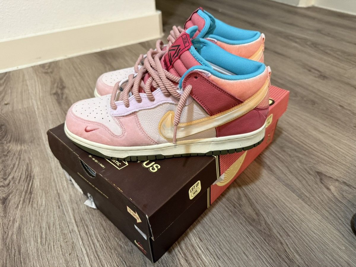 Nike Nike X Social Status Dunk Mid Size US 9 / EU 42 - 1 Thumbnail