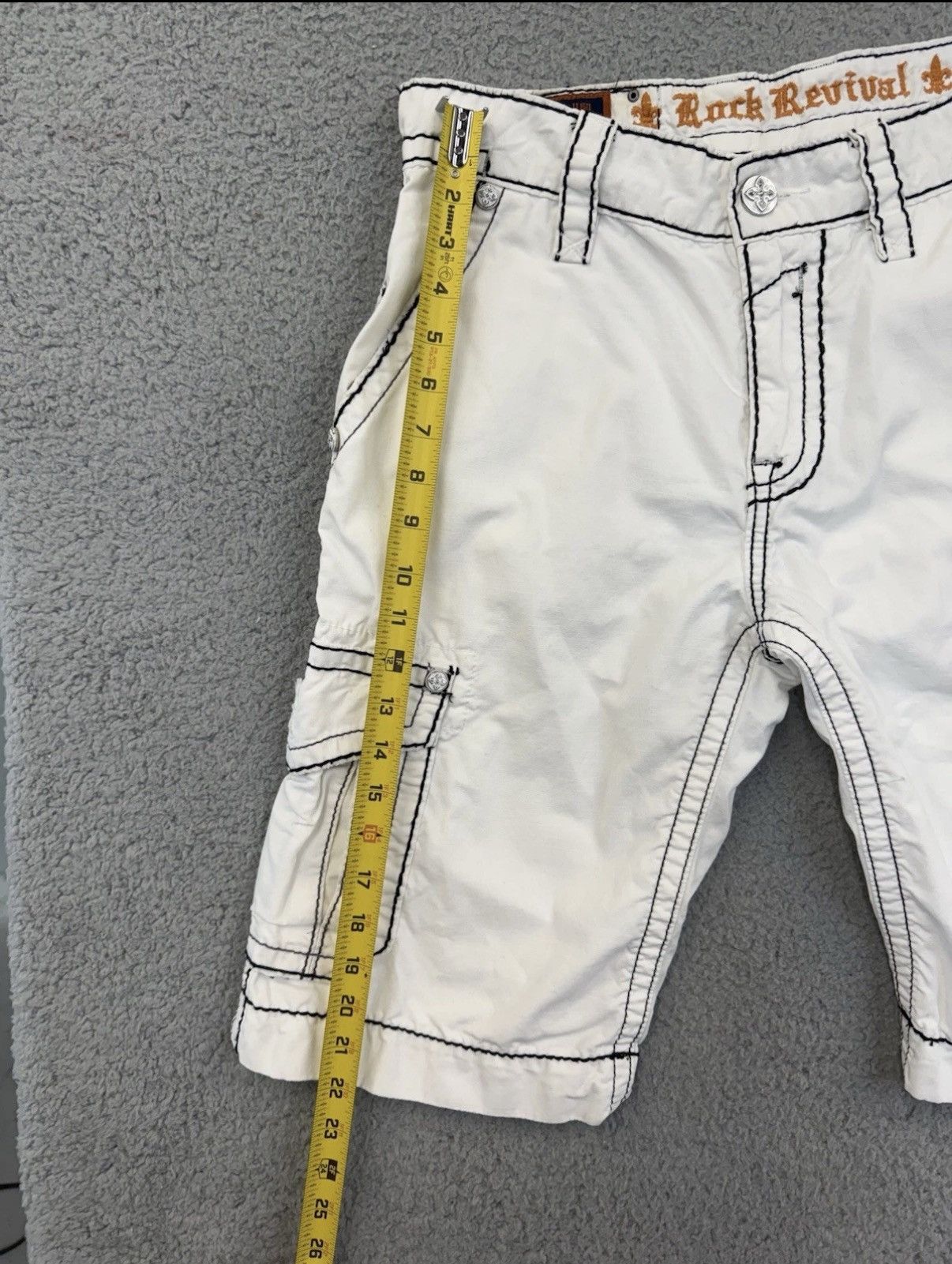 Rock Revival ROCK REVIVAL WHITE CARGO SHORTS Size US 31 - 8 Thumbnail